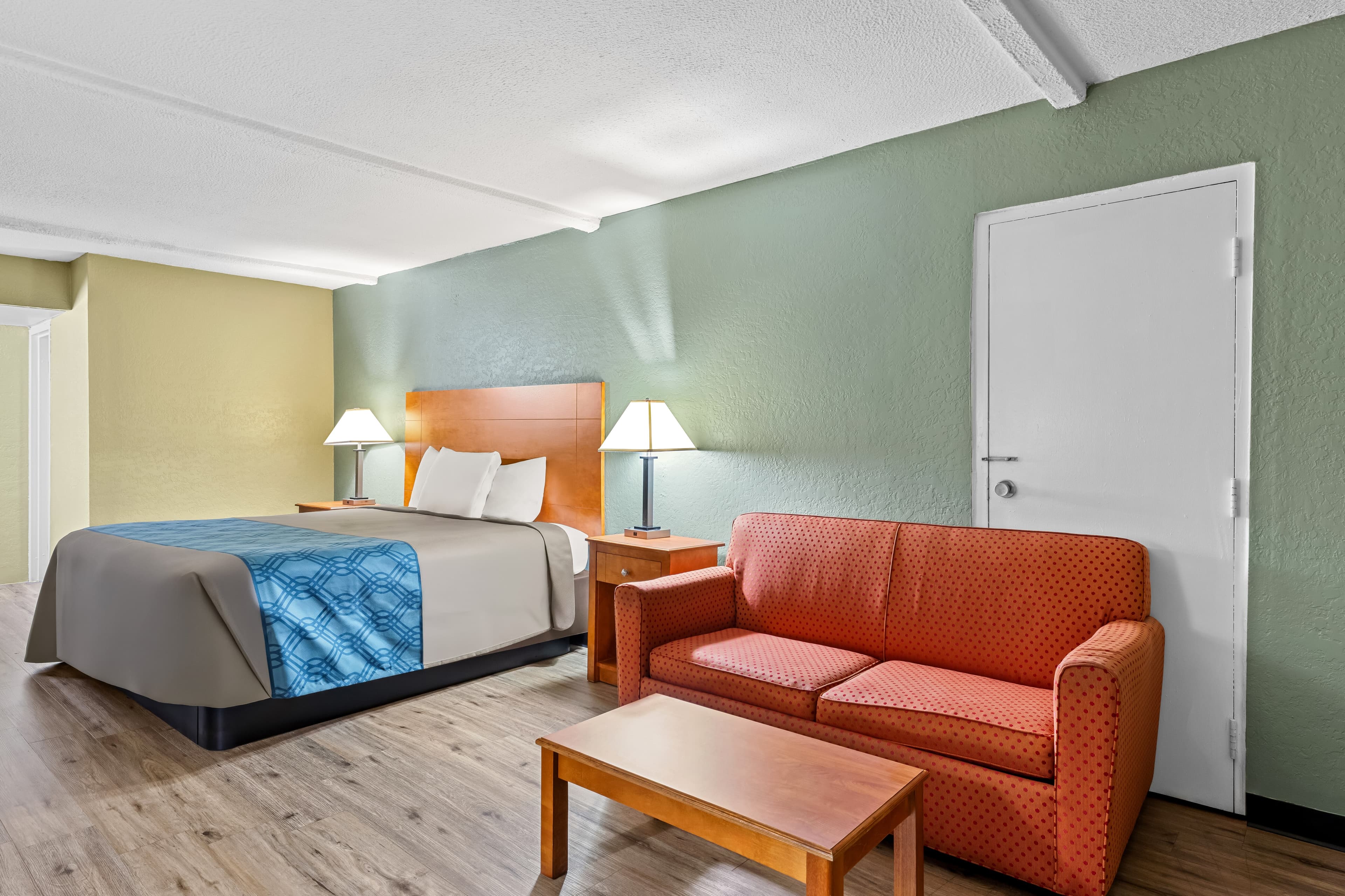 Rodeway Inn Stone Mountain - Image 1