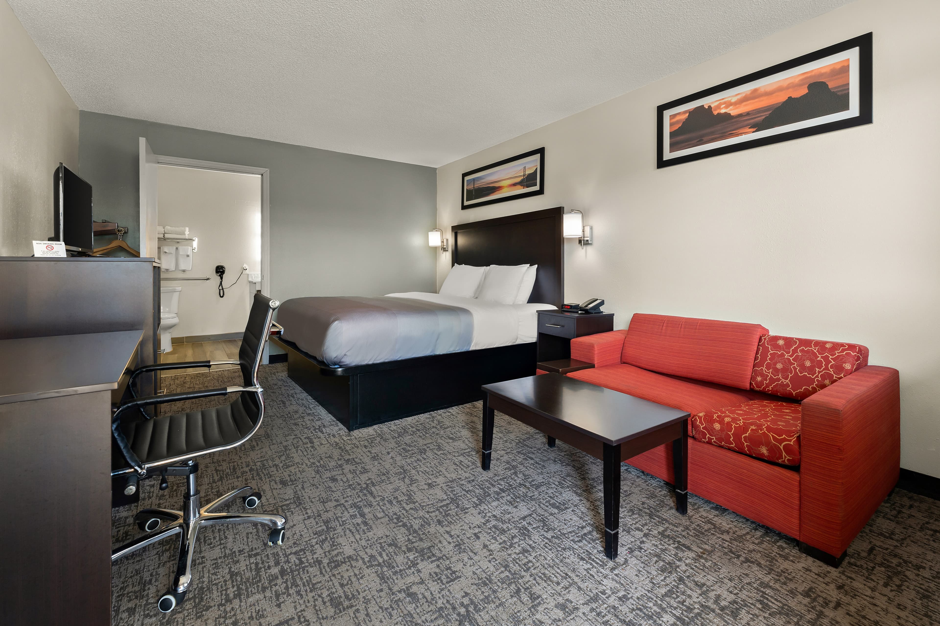 Quality Inn & Suites Dublin - Image 2