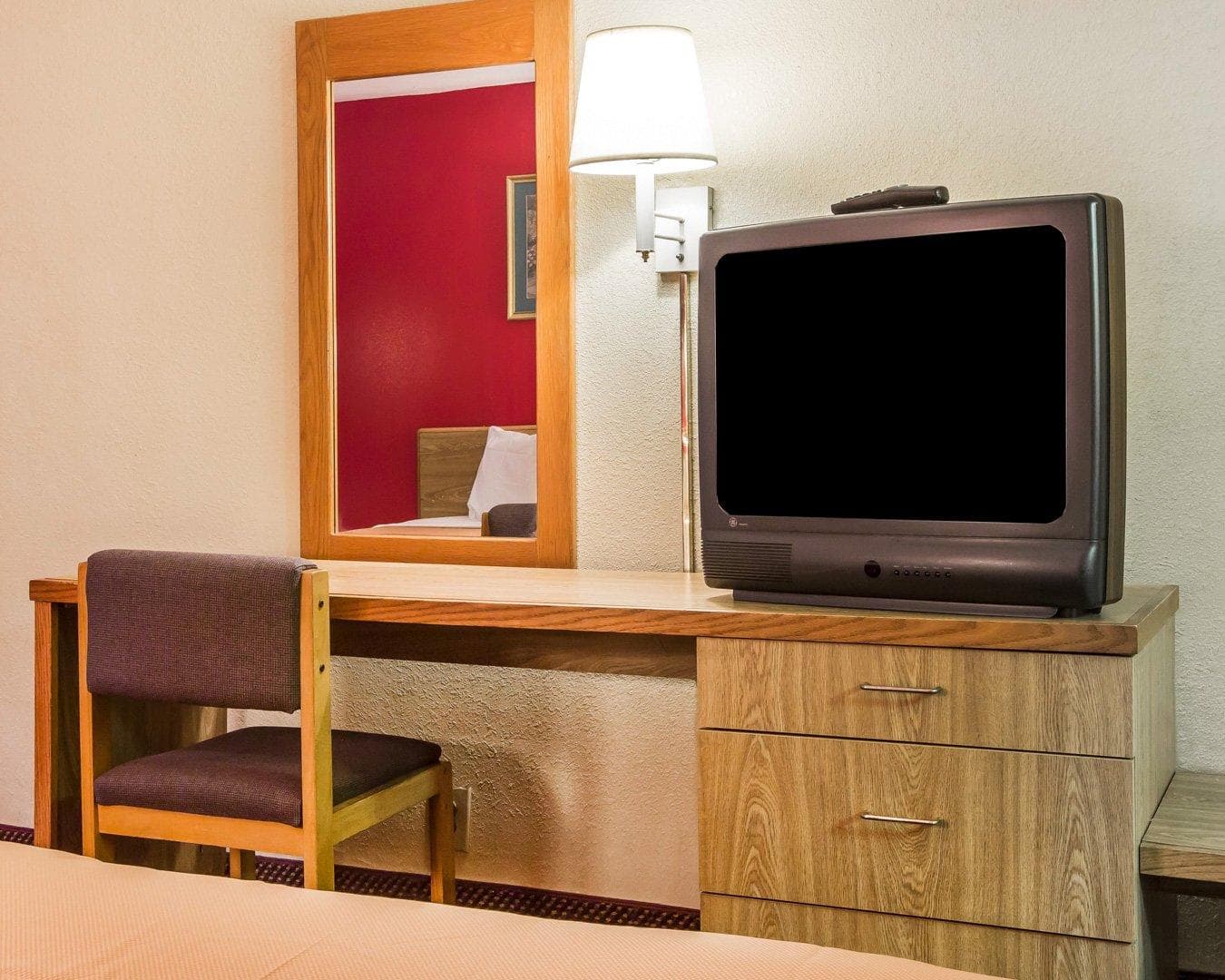Econo Lodge Atlanta College Park — 26