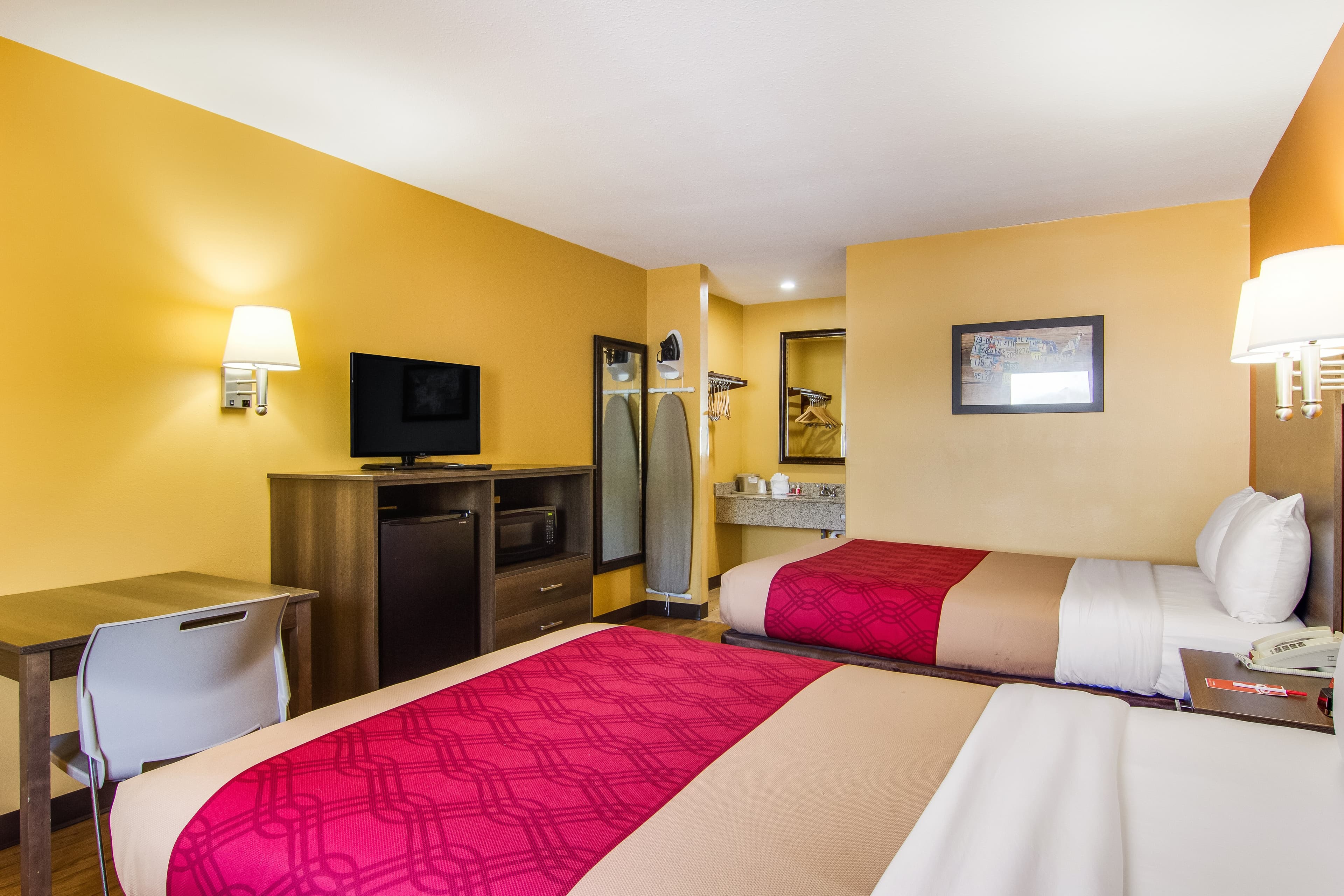 Econo Lodge Kingsland - Image 5