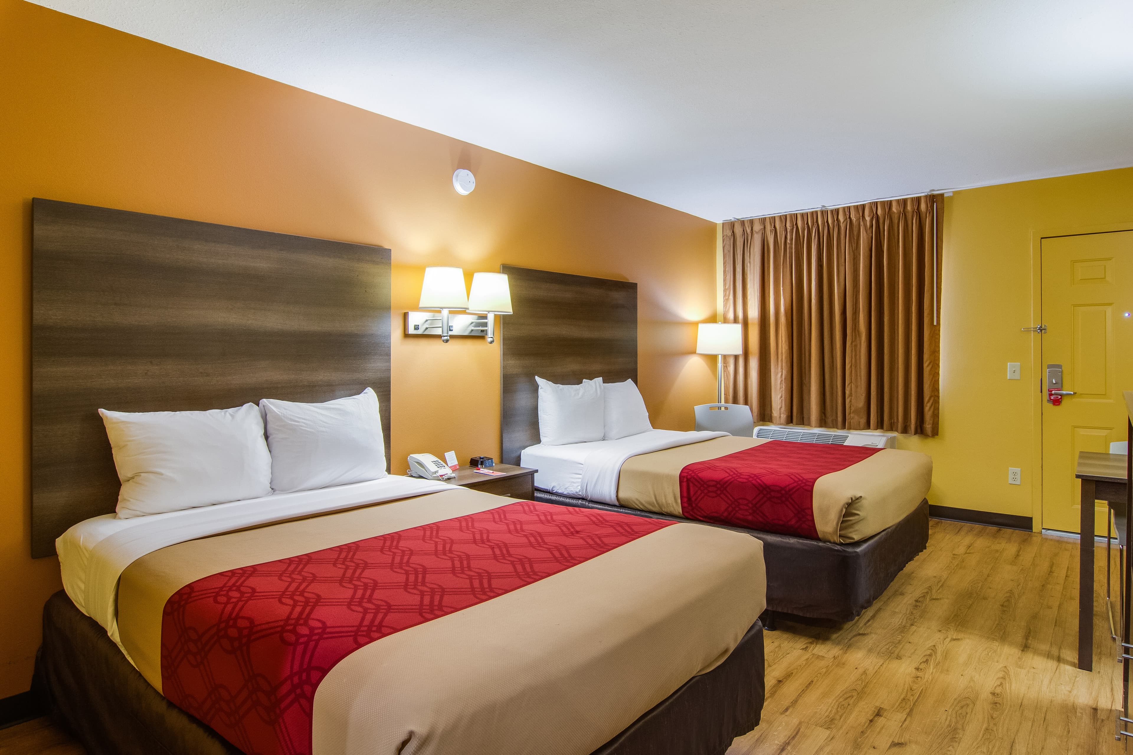 Econo Lodge Kingsland — 6