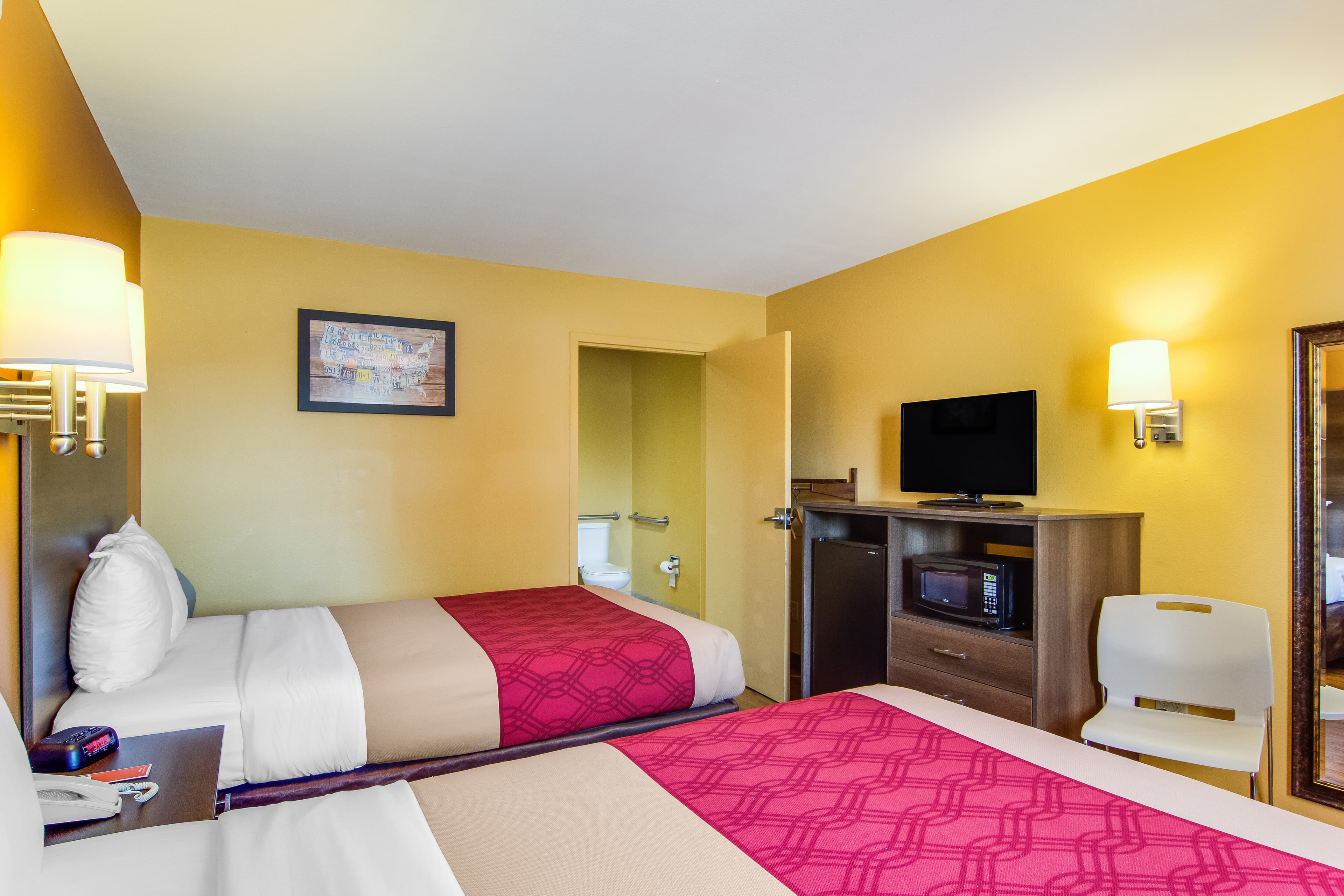 Econo Lodge Kingsland — 14