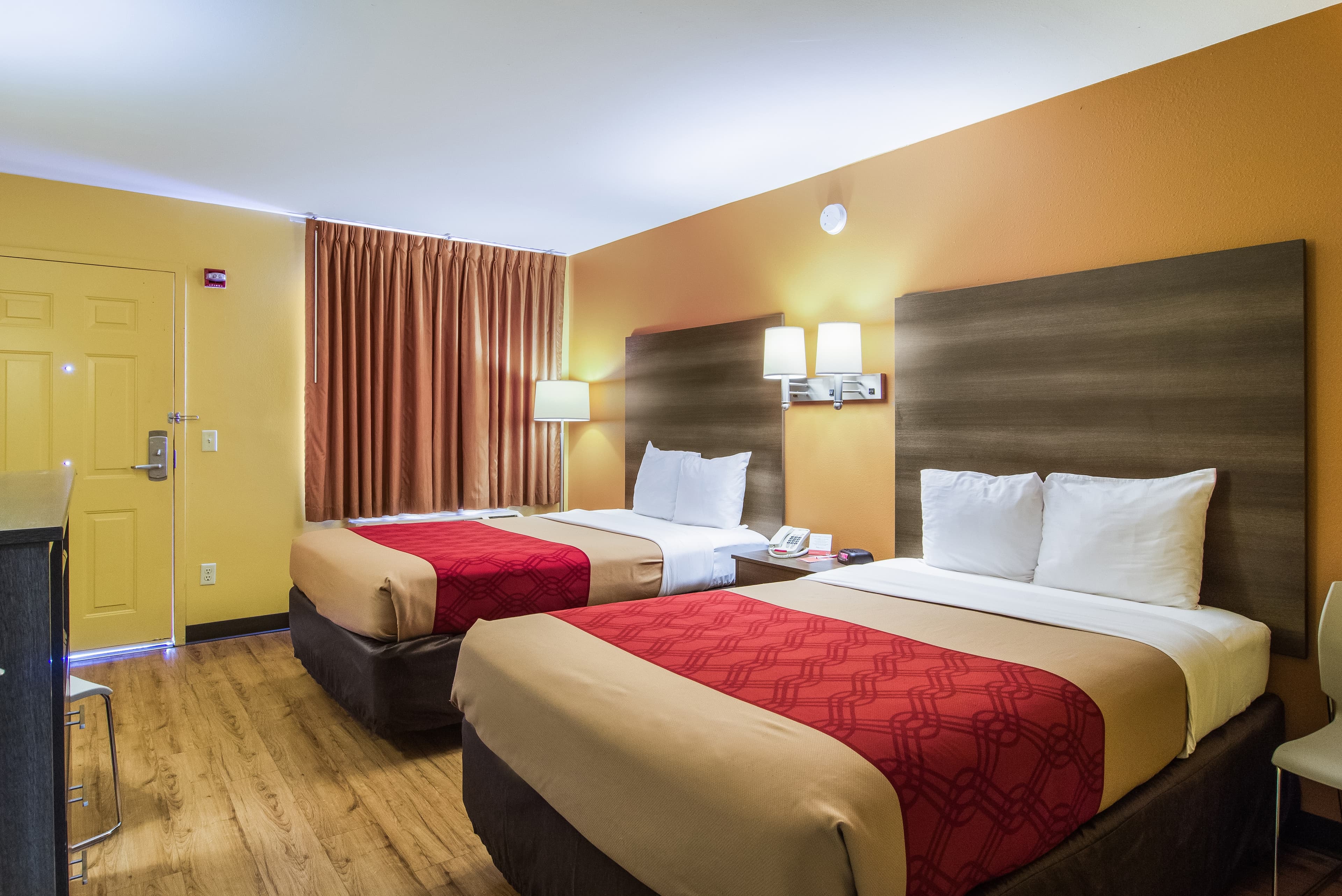 Econo Lodge Kingsland — 15