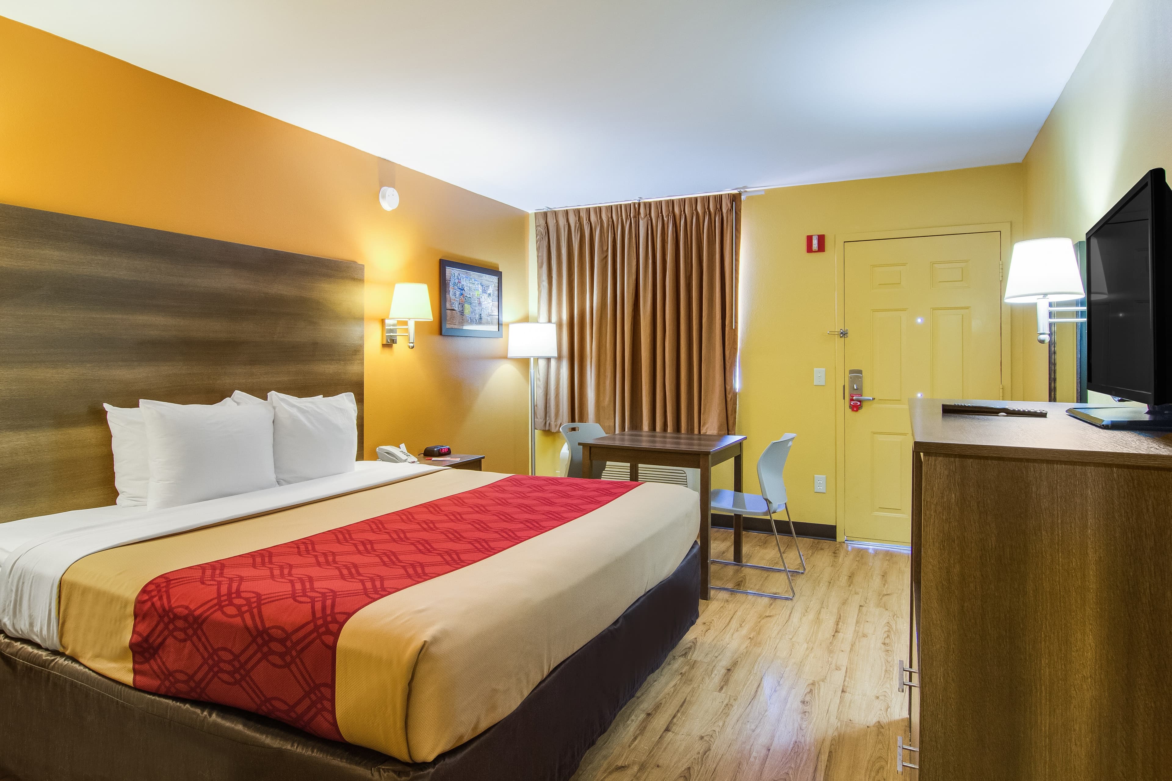 Econo Lodge Kingsland — 19