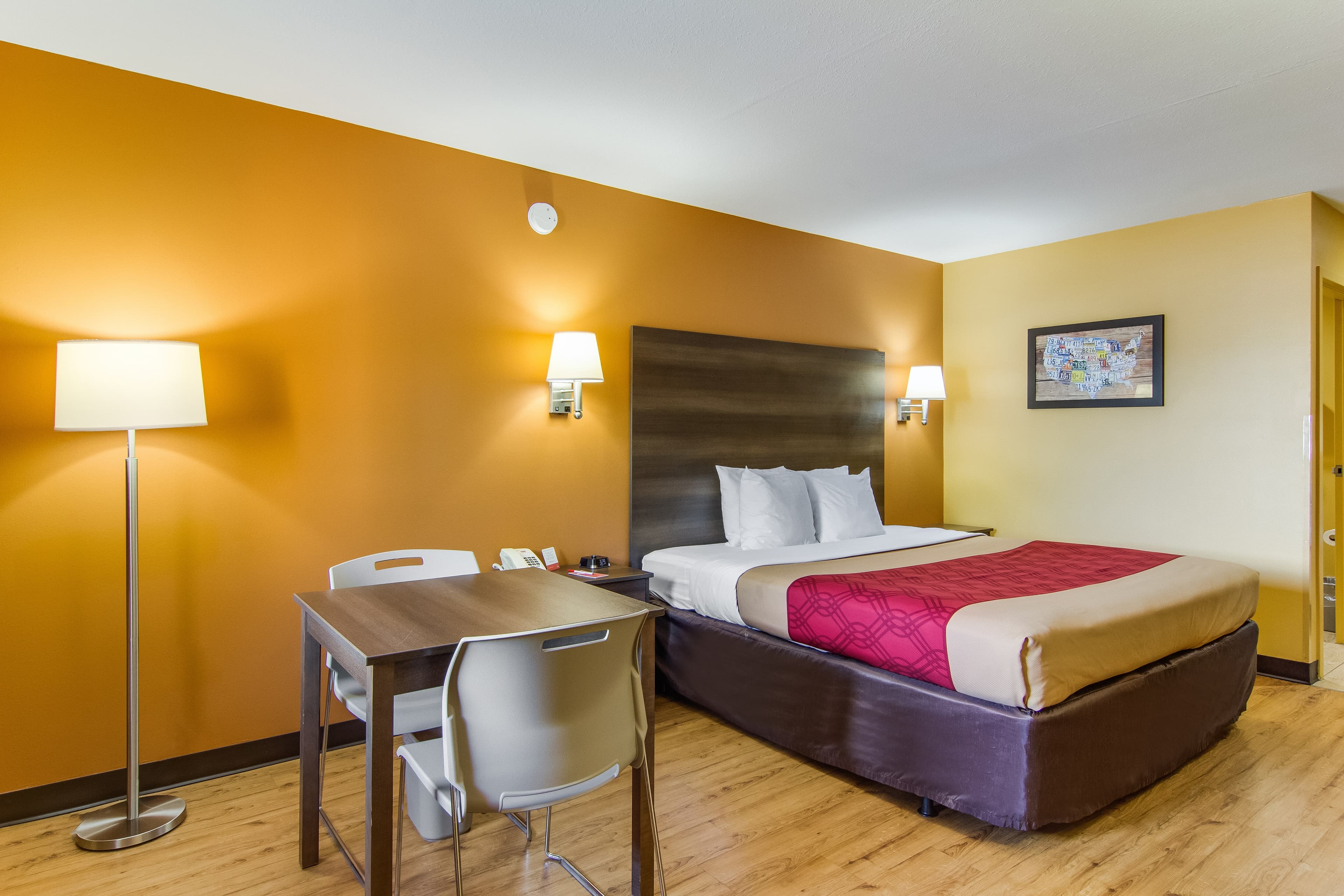 Econo Lodge Kingsland — 21