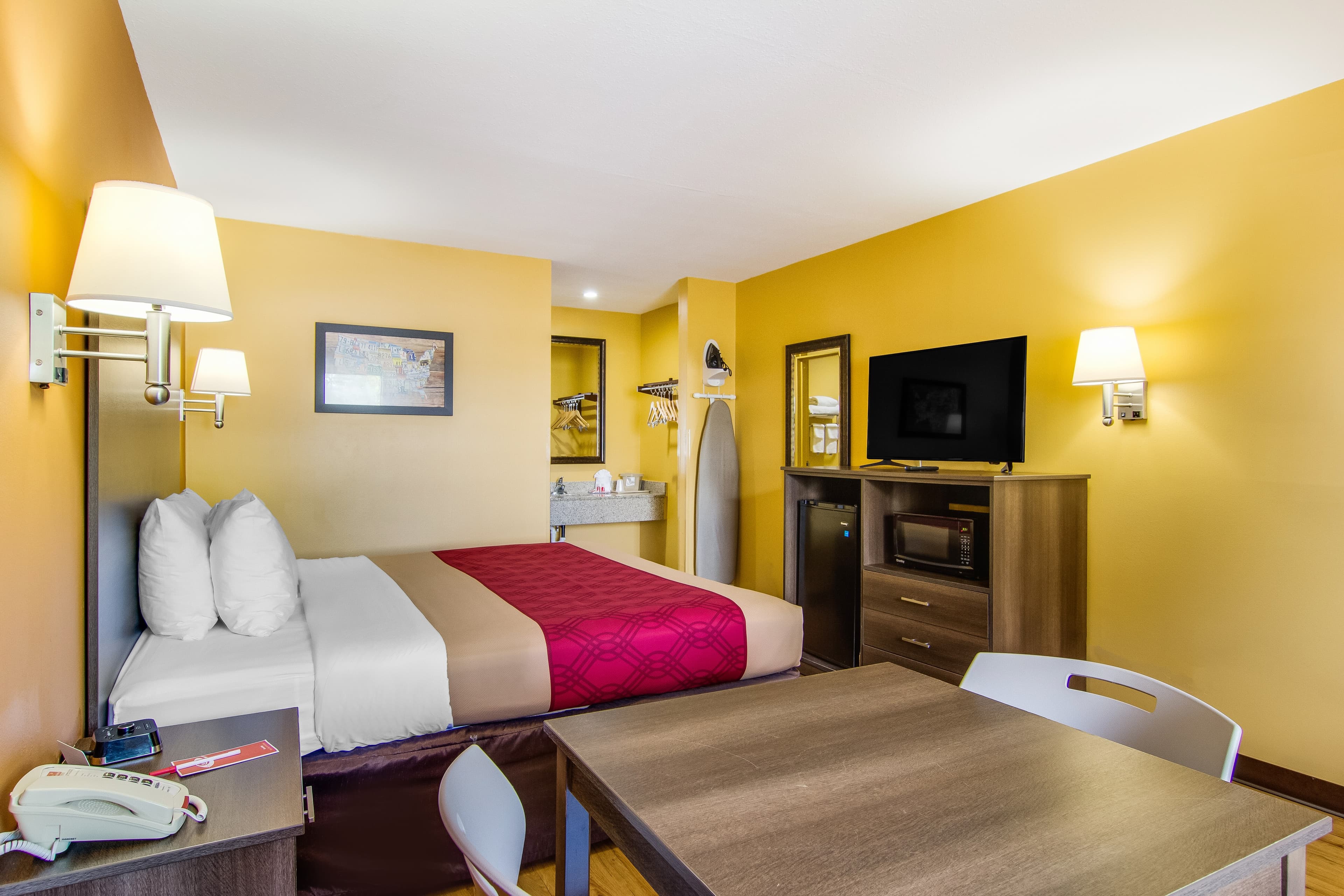 Econo Lodge Kingsland — 22