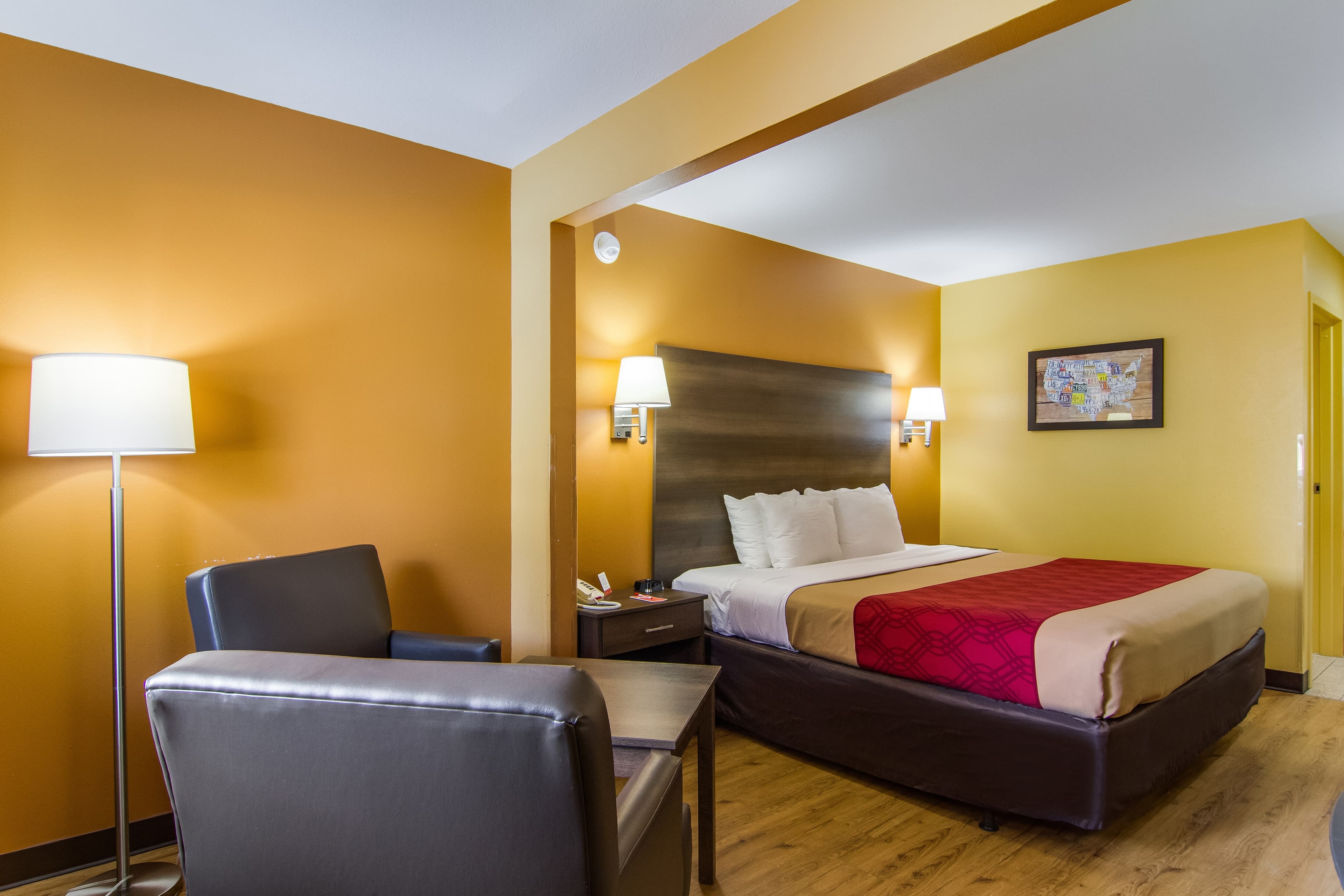 Econo Lodge Kingsland — 26