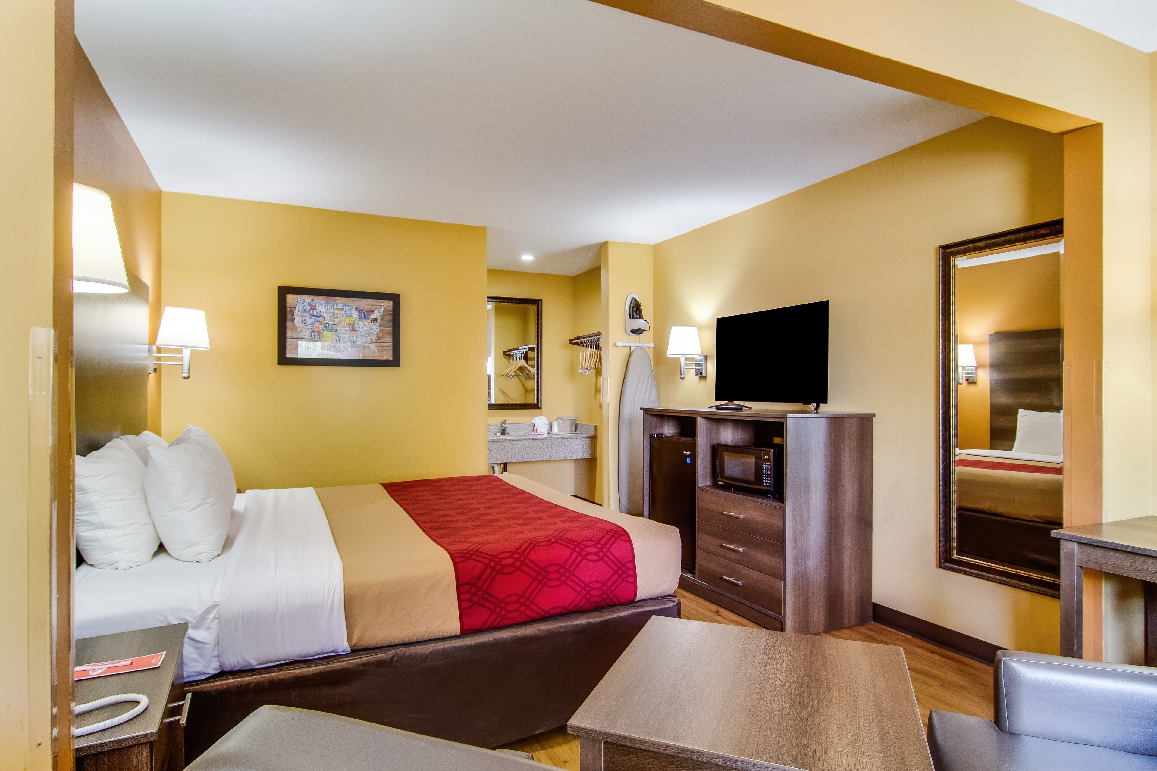 Econo Lodge Kingsland — 27