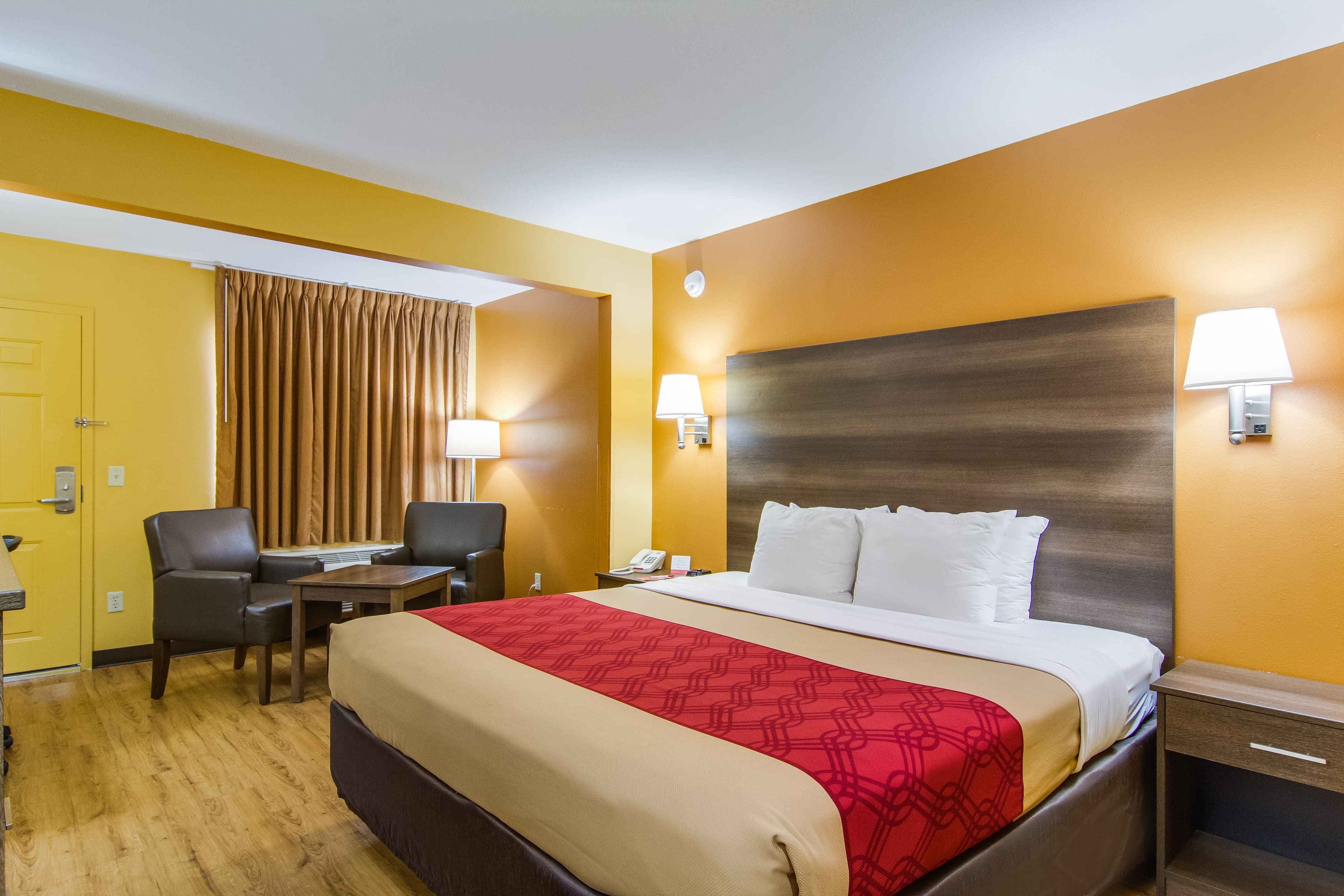Econo Lodge Kingsland — 29