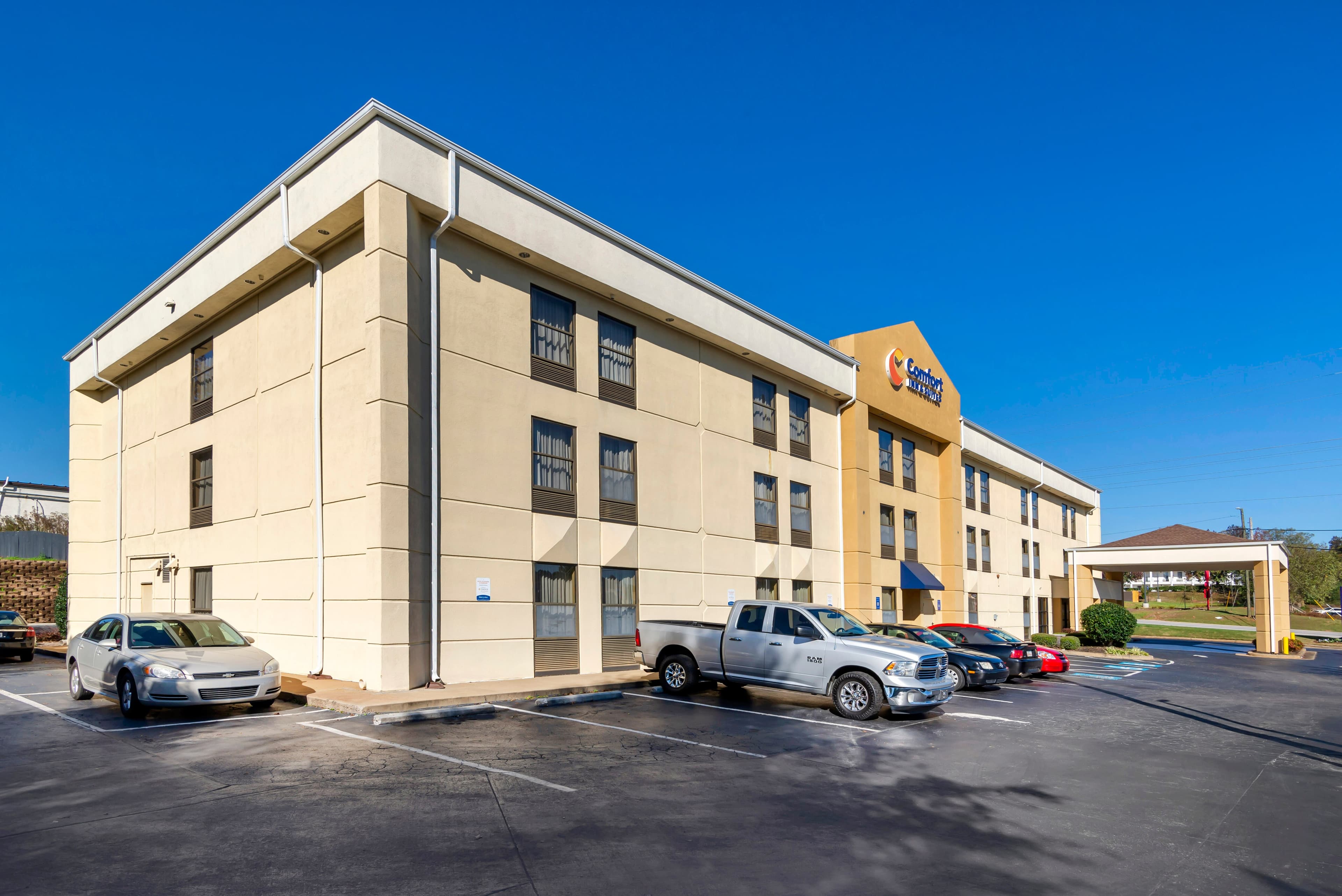 Comfort Inn & Suites LaGrange East - Image 1
