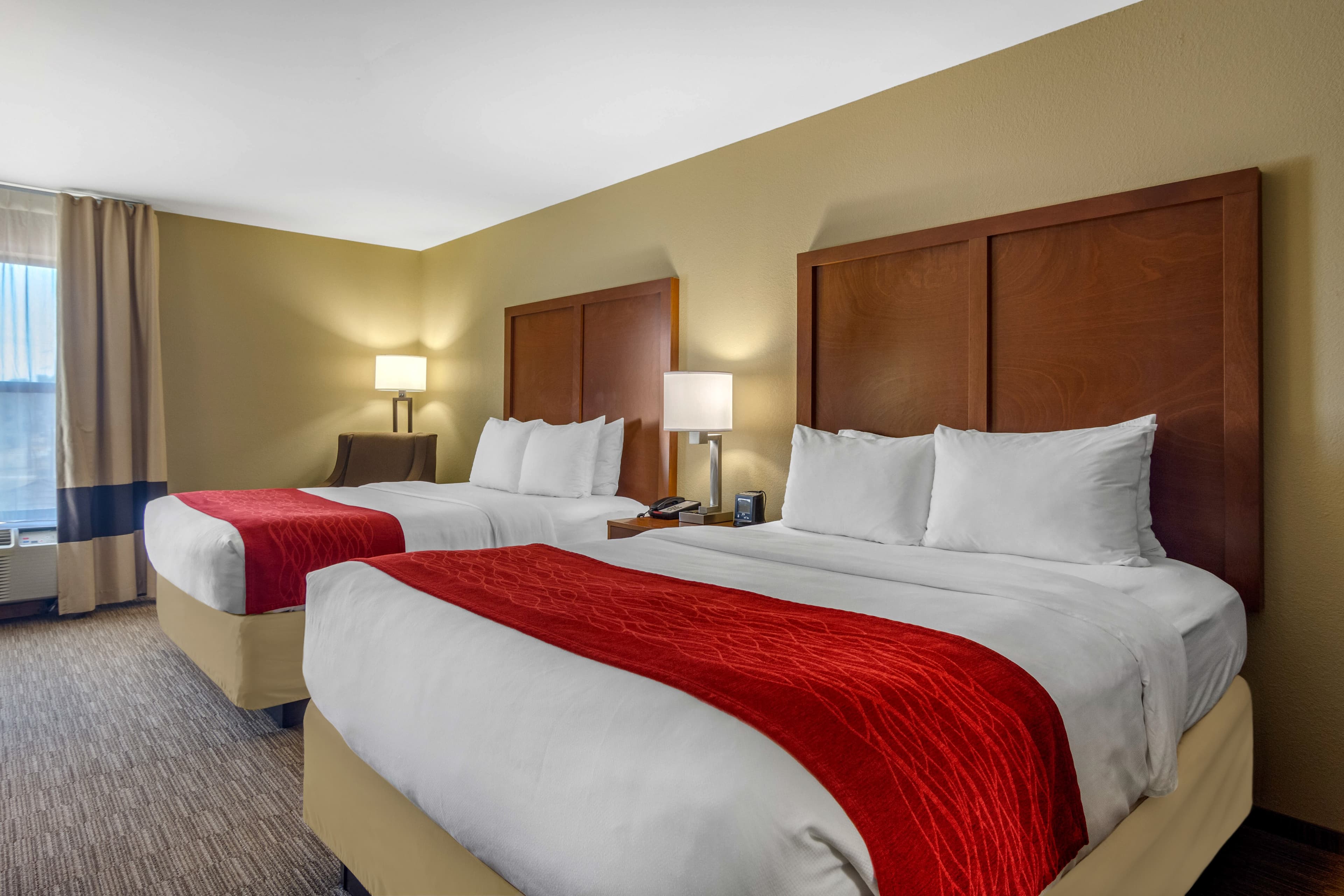 Comfort Inn & Suites LaGrange East - Image 4