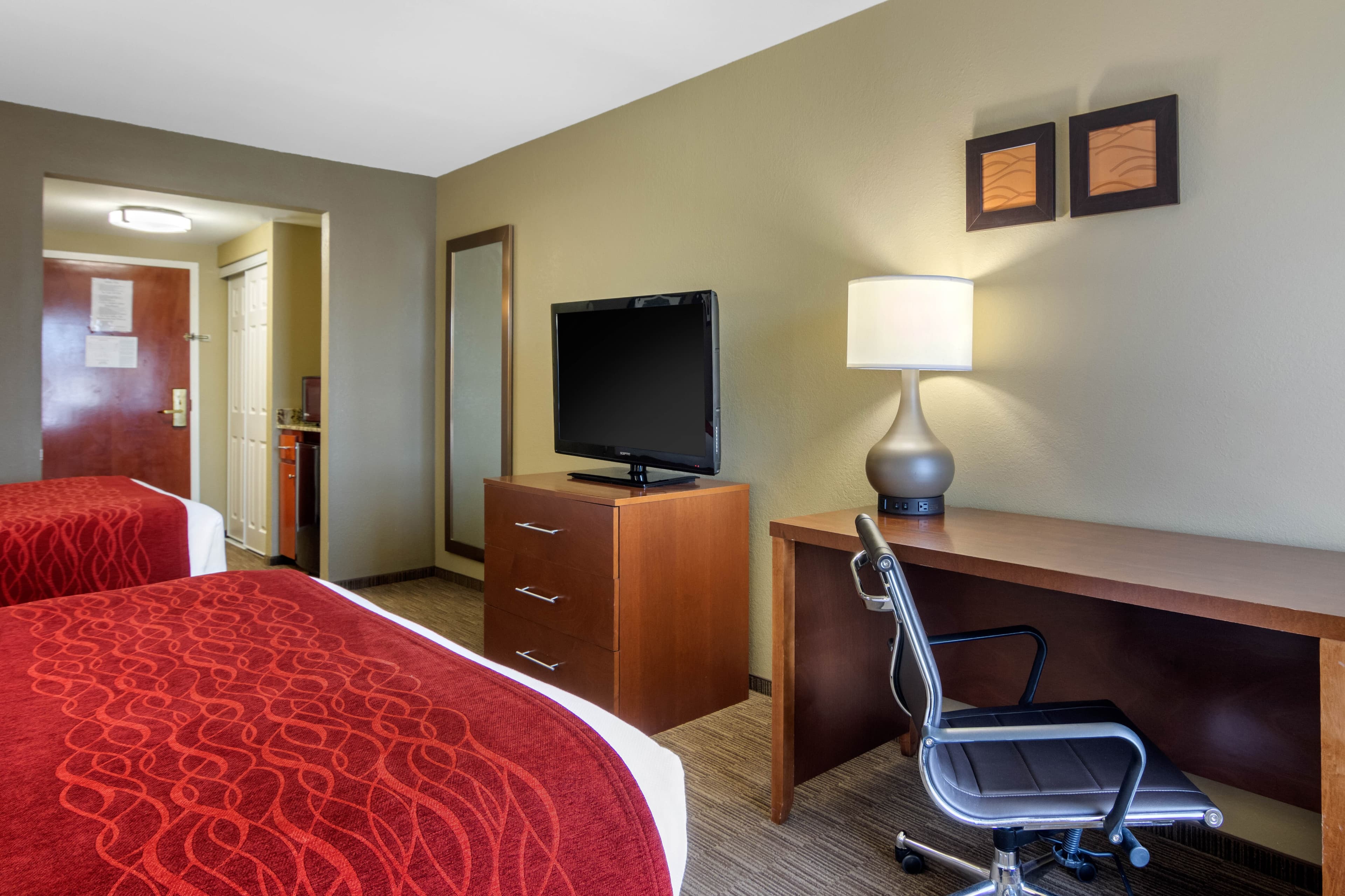 Comfort Inn & Suites LaGrange East — 7