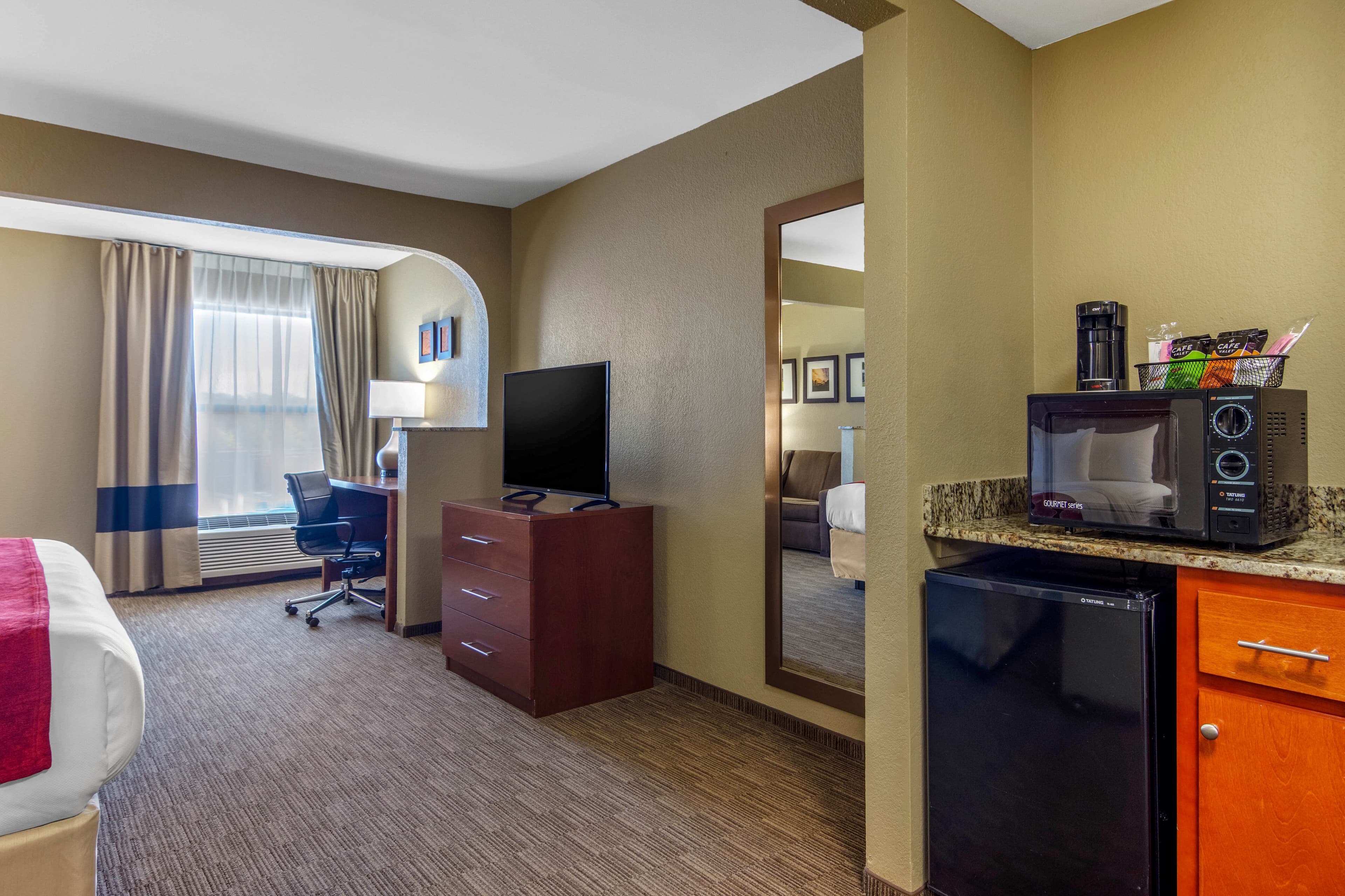 Comfort Inn & Suites LaGrange East — 16
