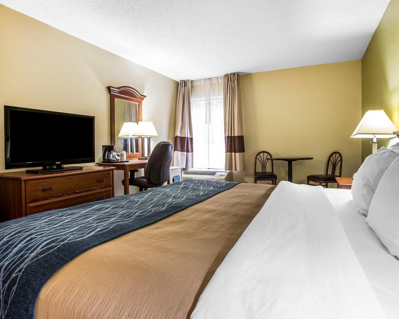 Quality Inn Darien-North Brunswick - Image 5