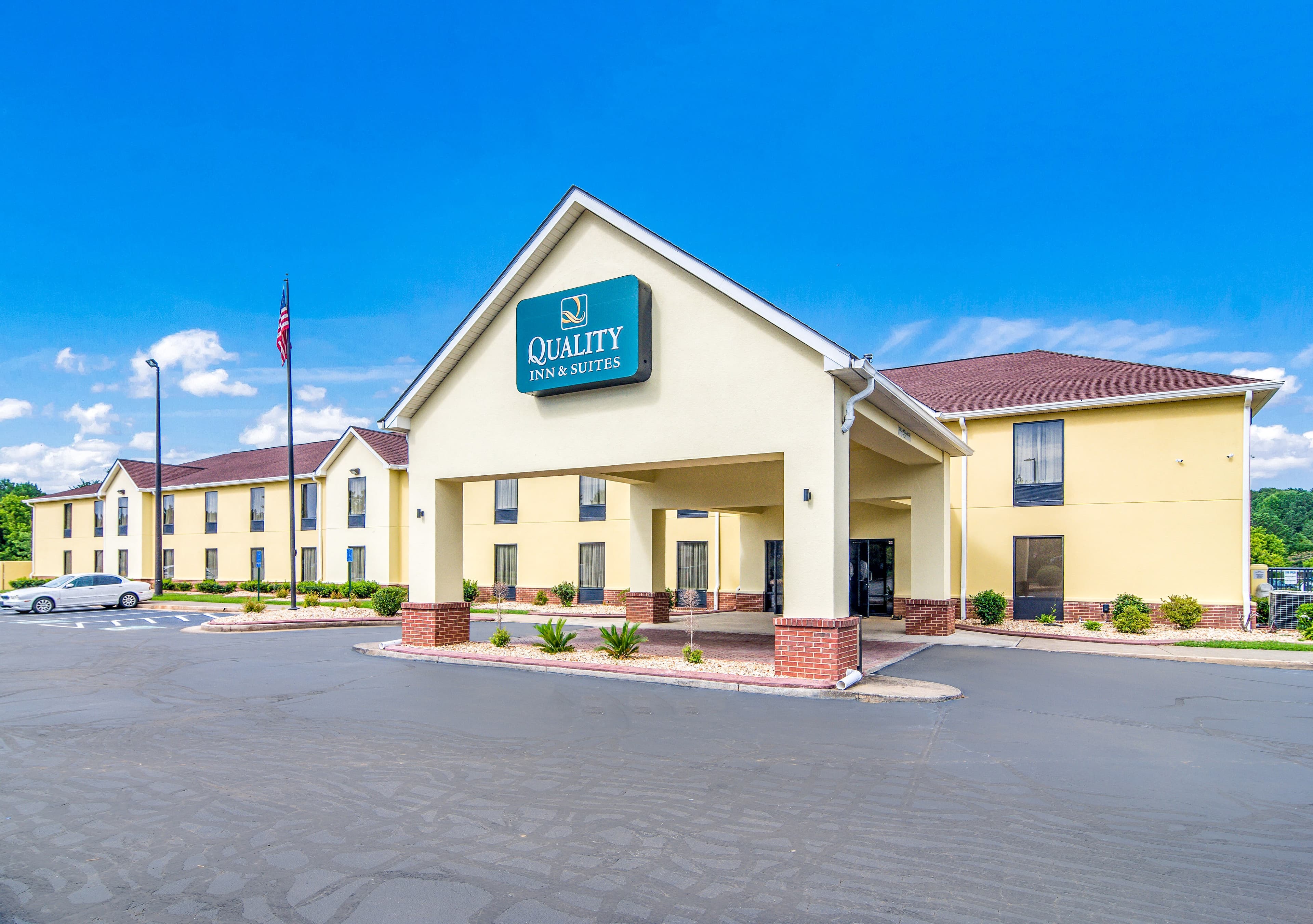Quality Inn & Suites Canton, GA - Image 1