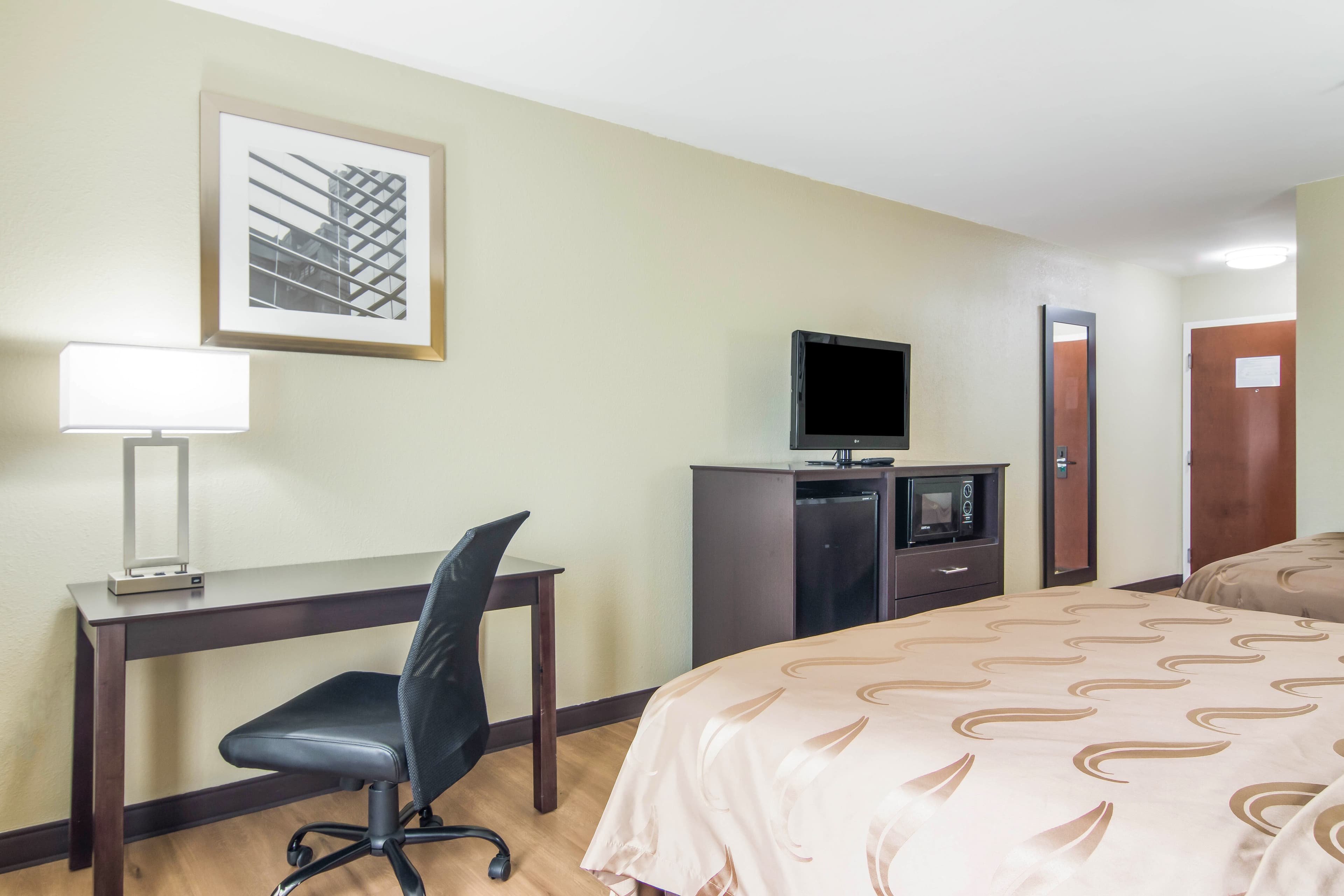 Quality Inn & Suites Canton, GA — 6