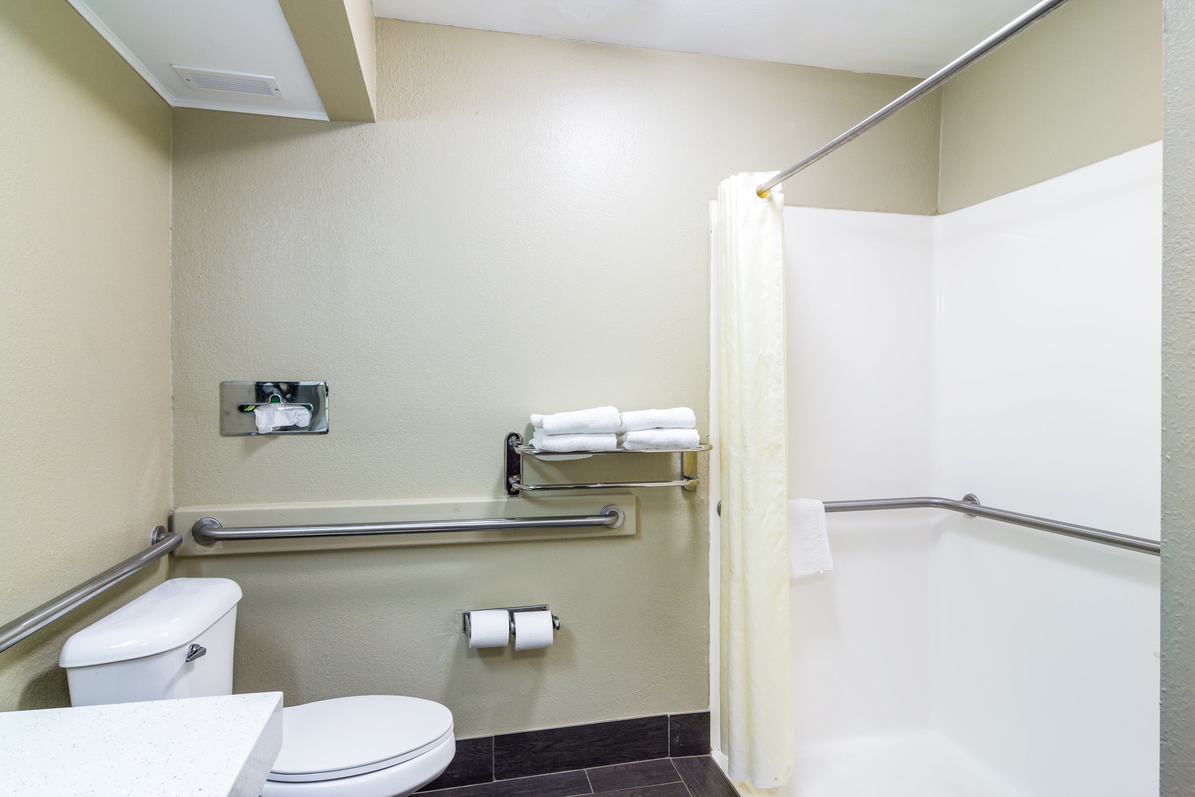 Quality Inn & Suites Canton, GA - Image 4
