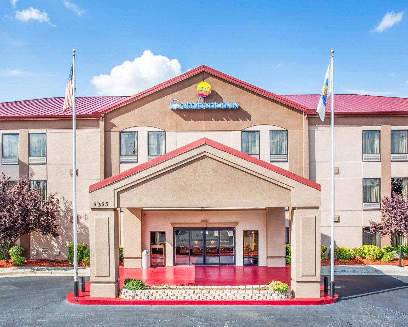 Comfort Inn & Suites at Stone Mountain - Image 1
