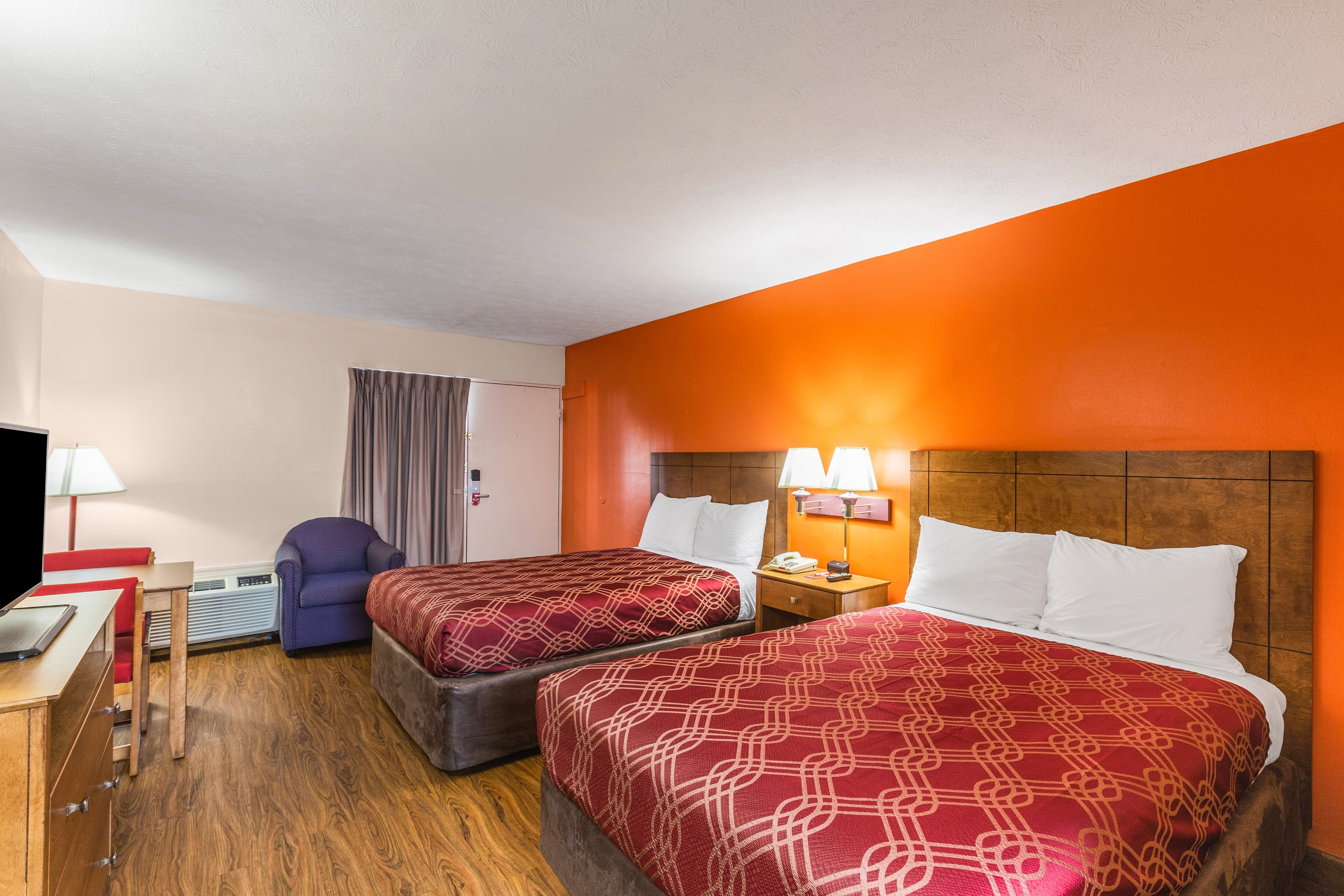 Econo Lodge McDonough South — 7