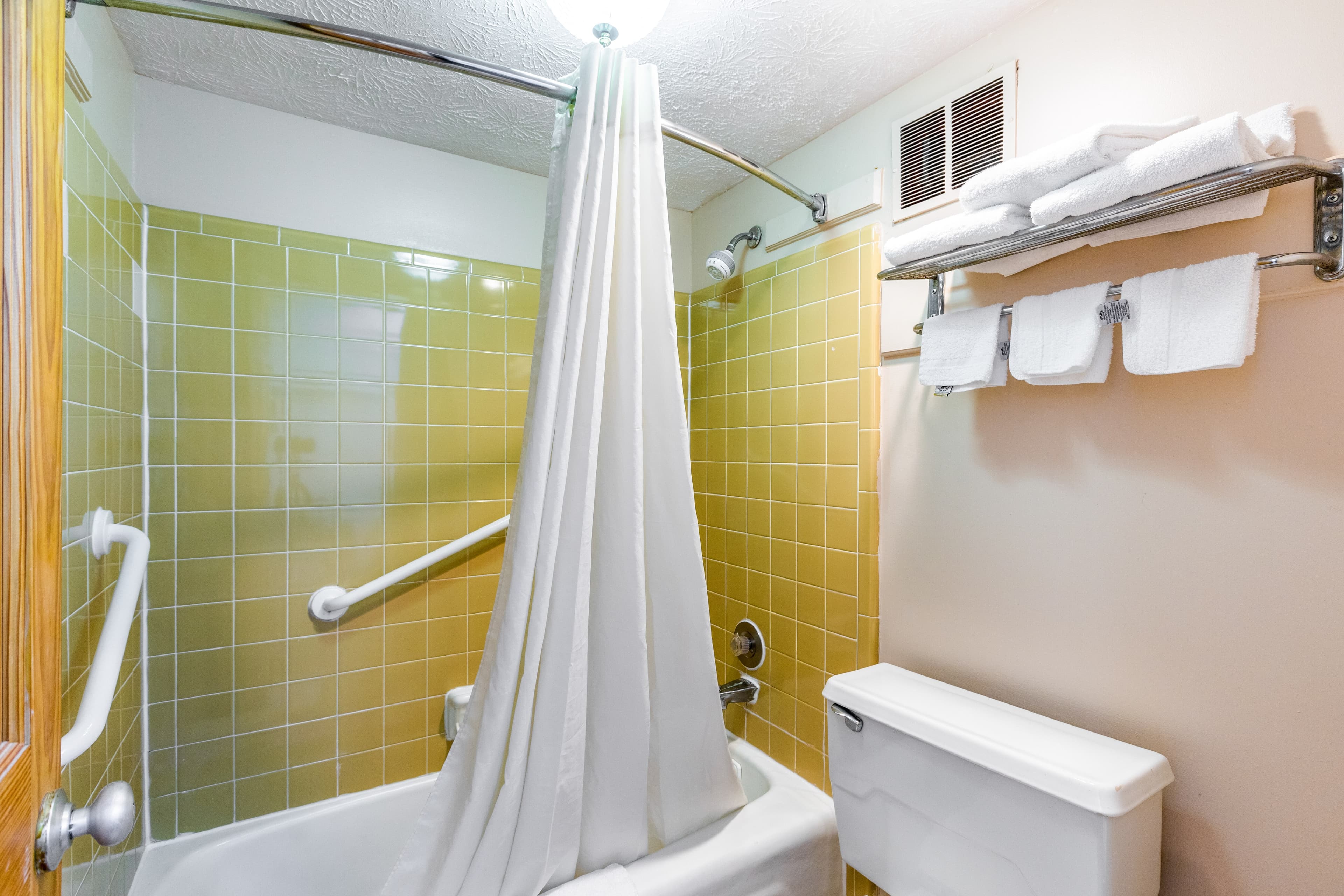Econo Lodge McDonough South — 12