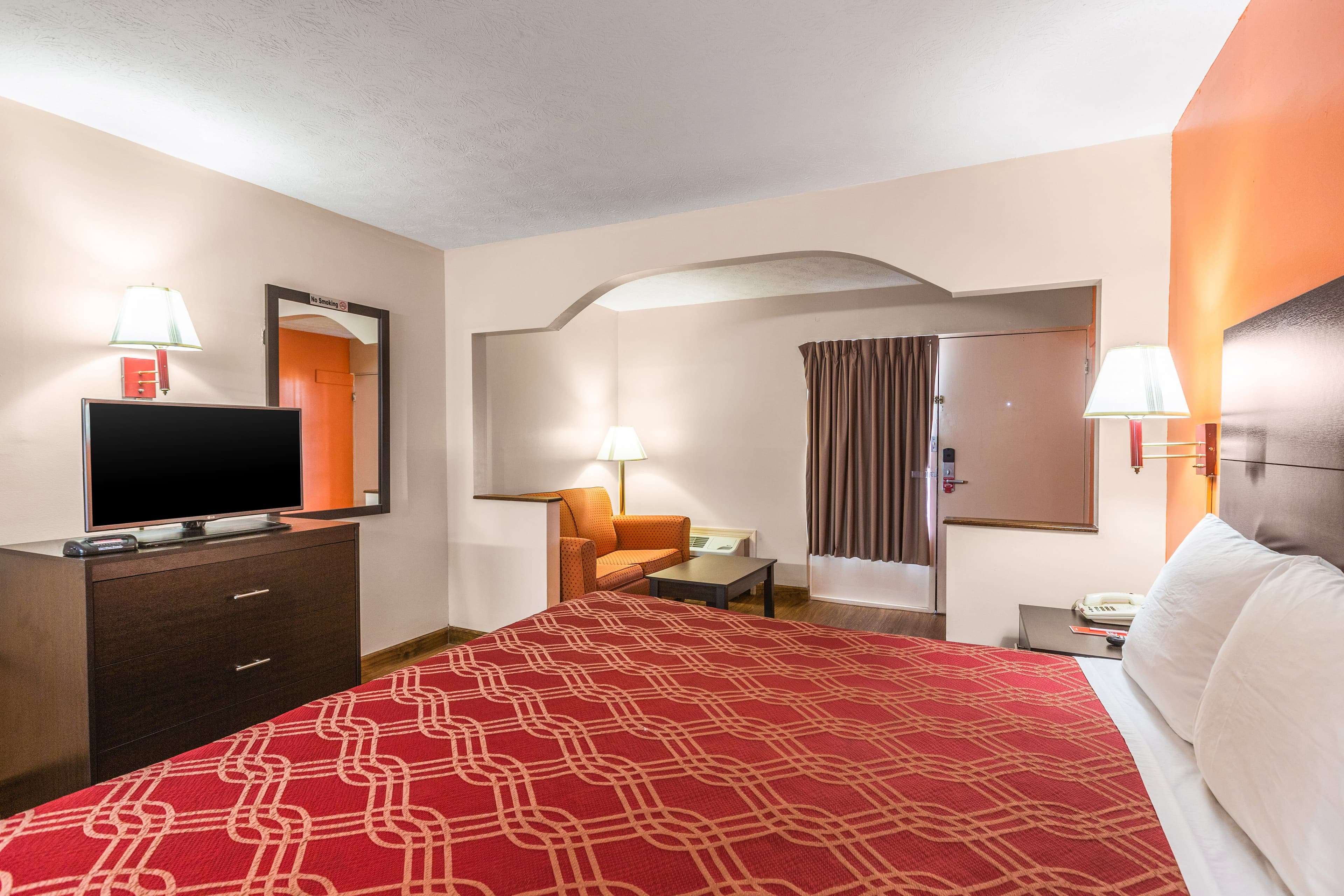Econo Lodge McDonough South — 6
