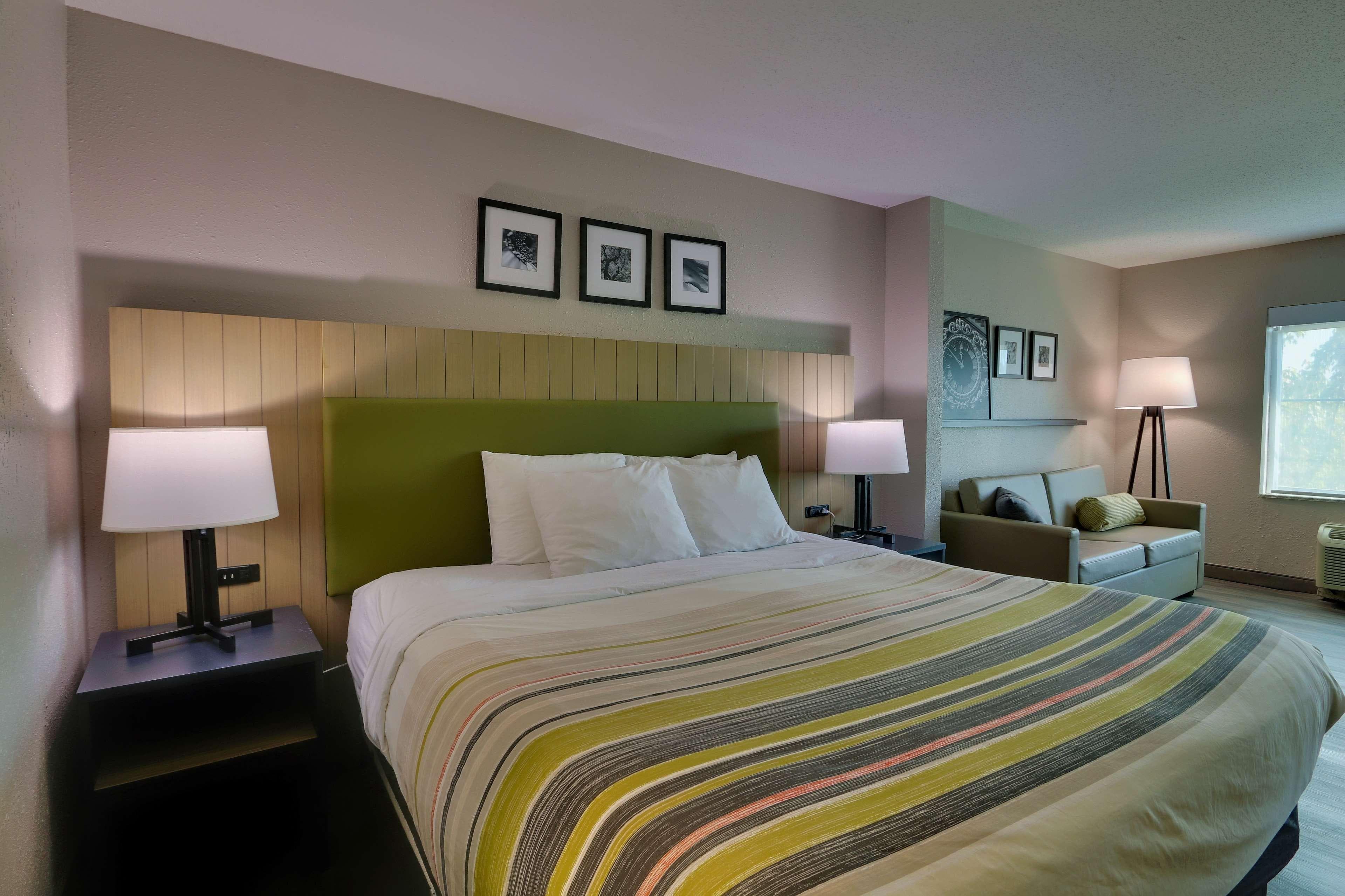 Country Inn & Suites By Radisson, Savannah Gateway, GA - Image 2
