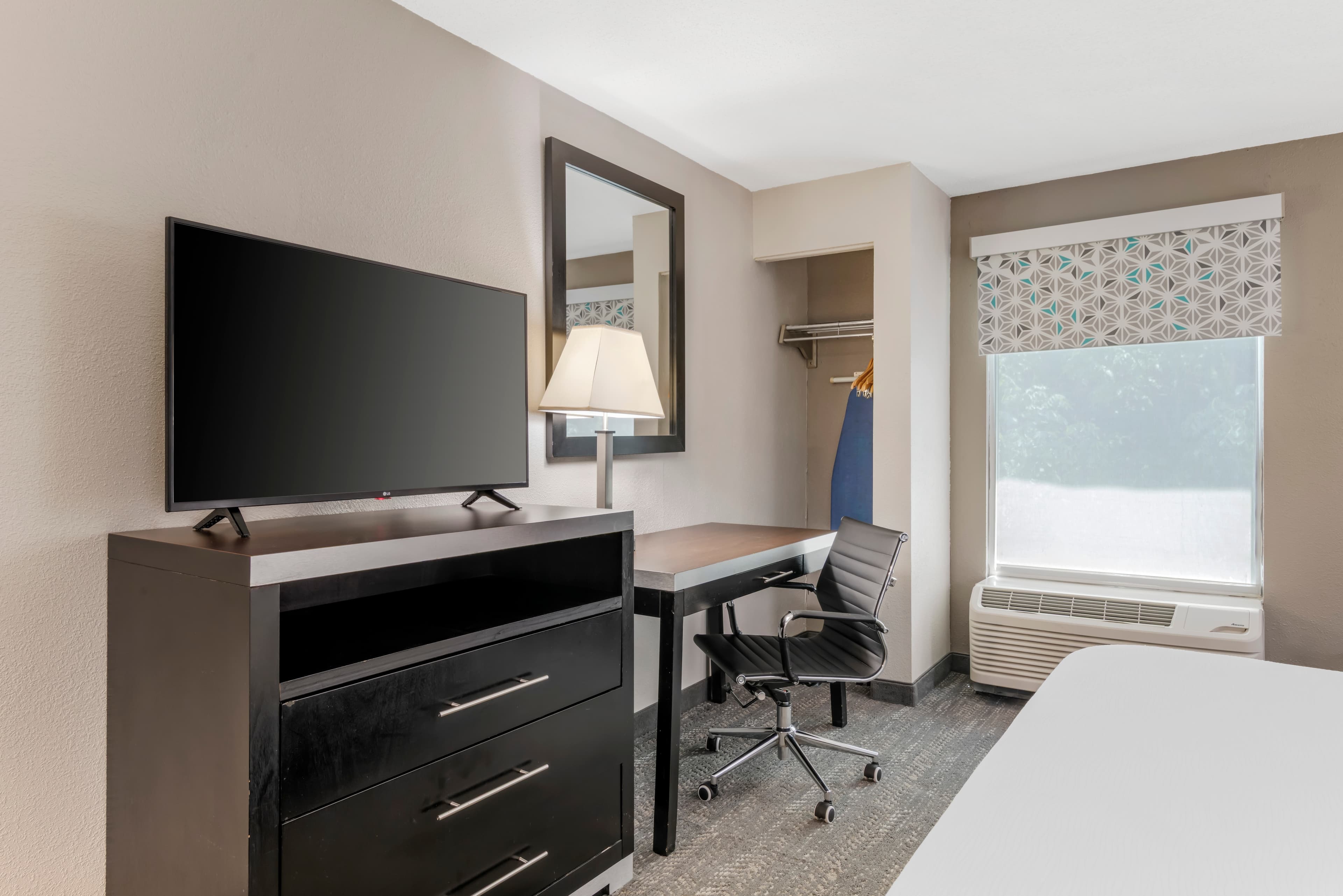 Quality Inn & Suites Union City - Atlanta South - Image 4