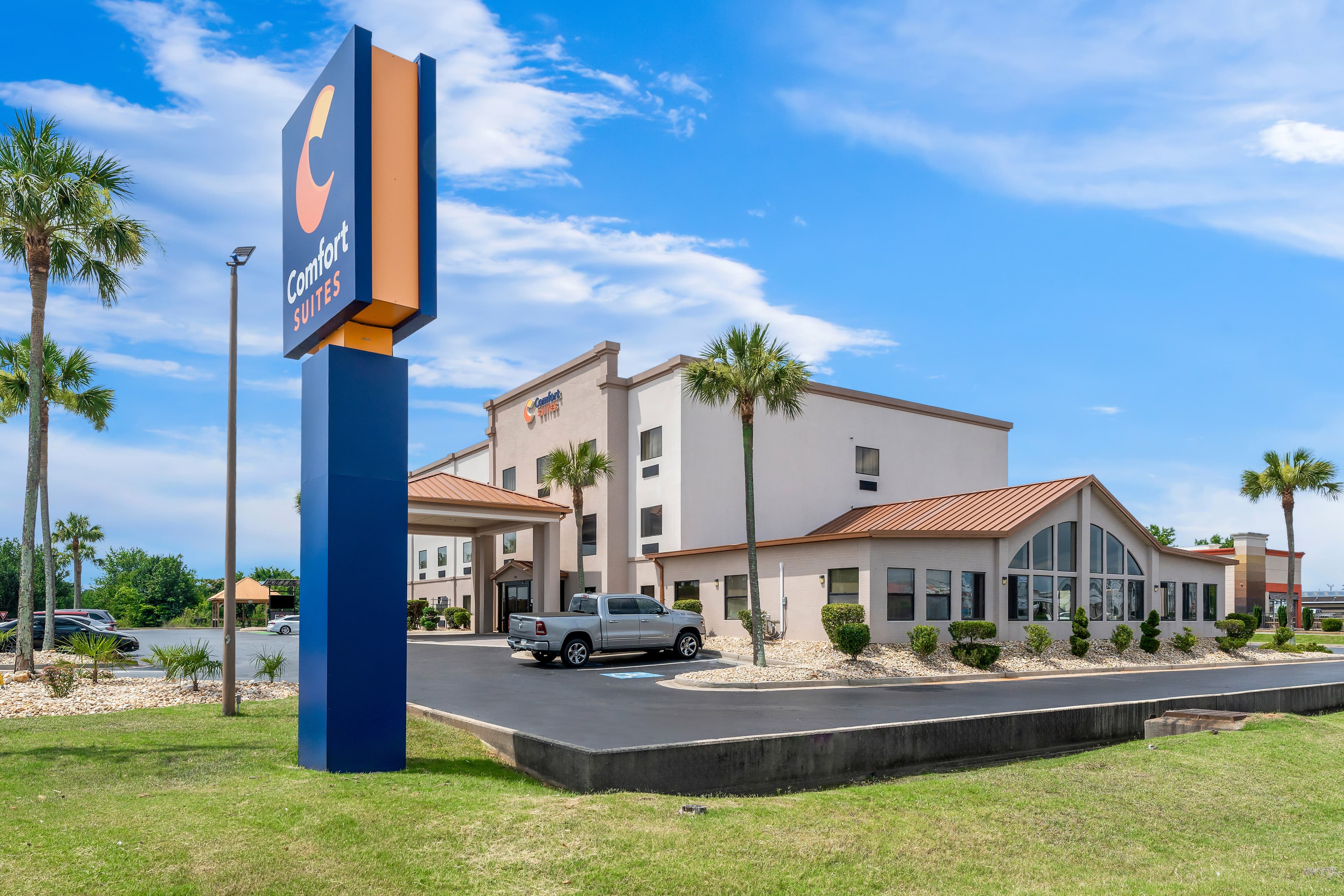 Comfort Suites near Robins Air Force Base - Image 1