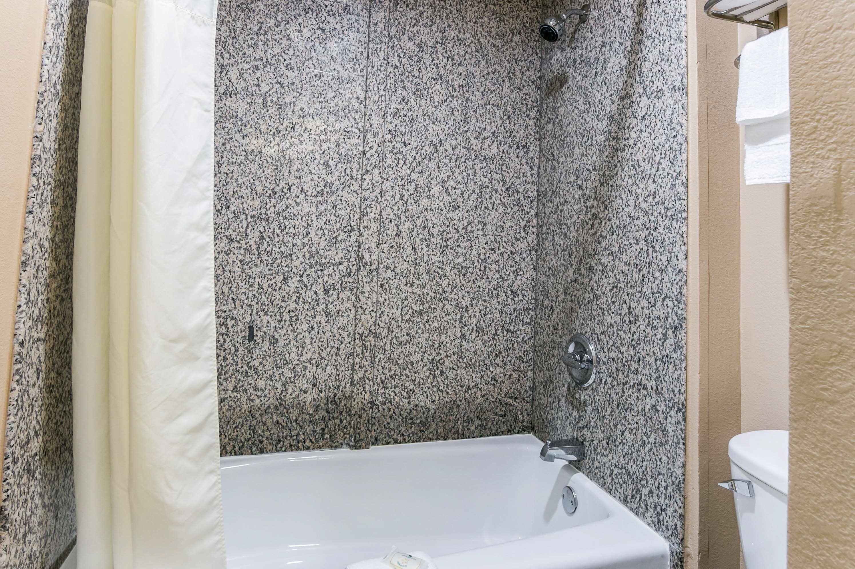 Quality Inn & Suites Atlanta Airport South — 11