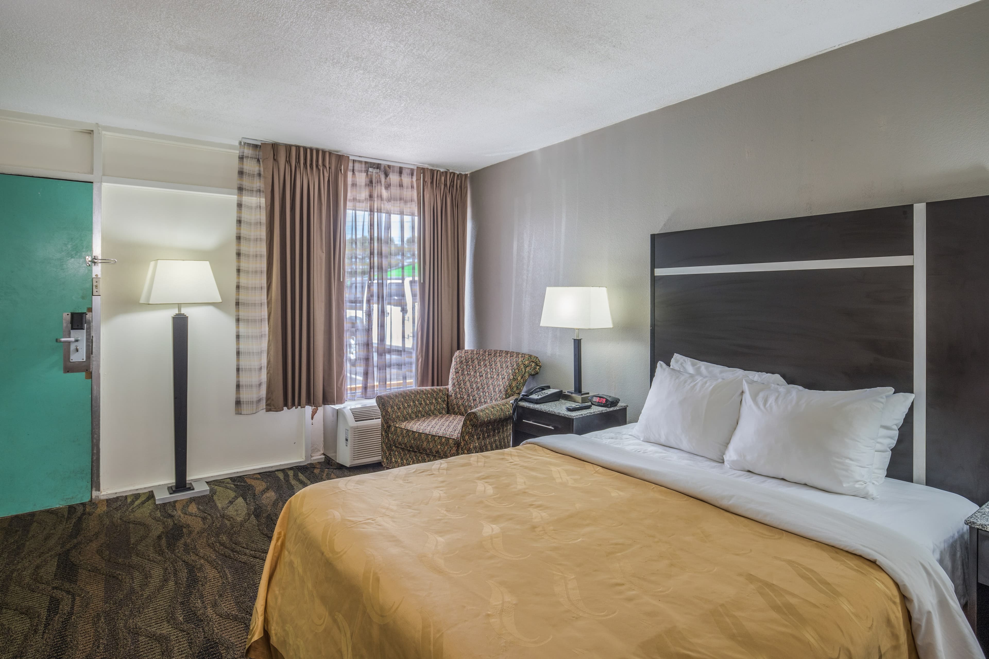 Quality Inn & Suites Conference Center — 4