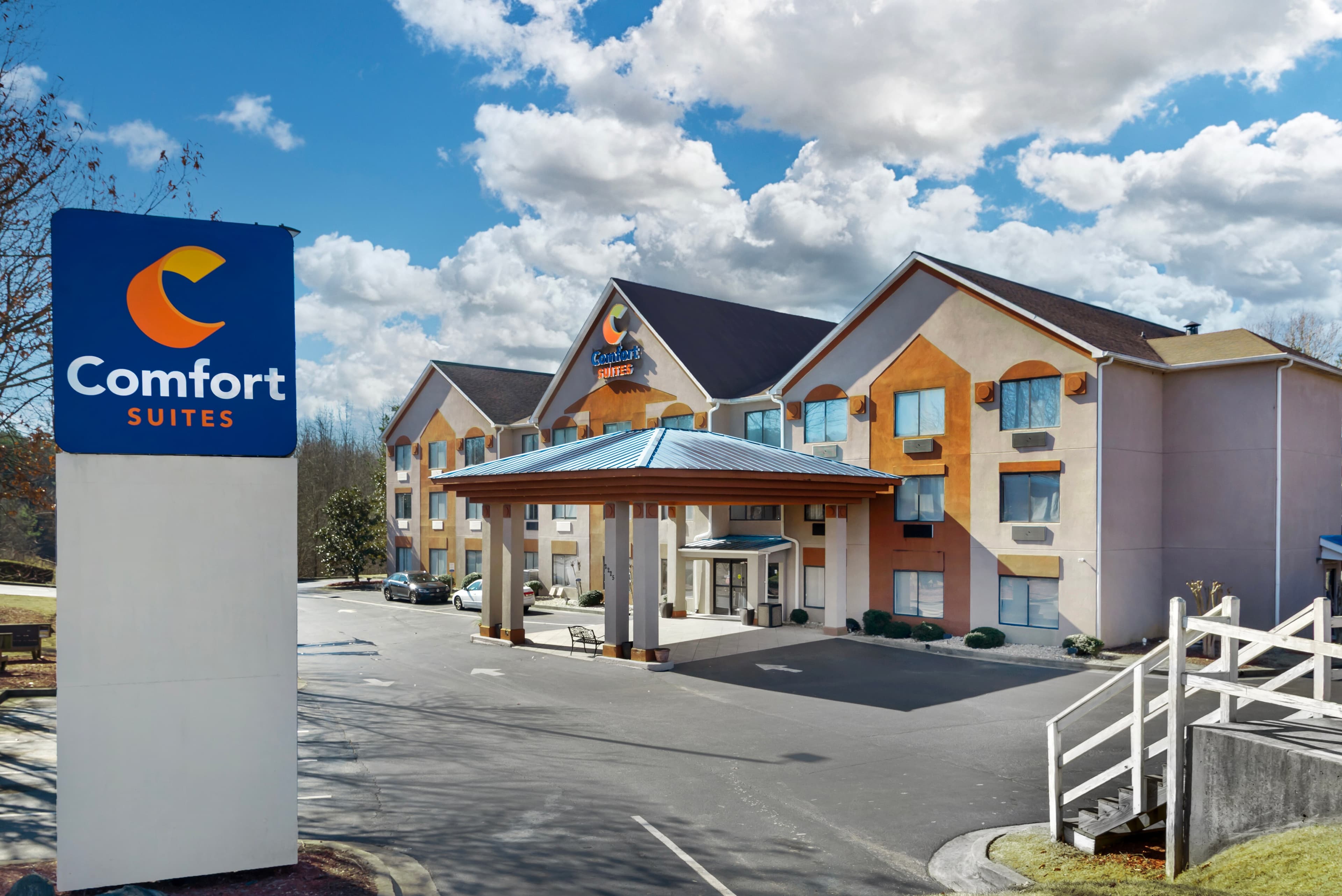 Comfort Suites Northside Hospital Gwinnett - Image 1