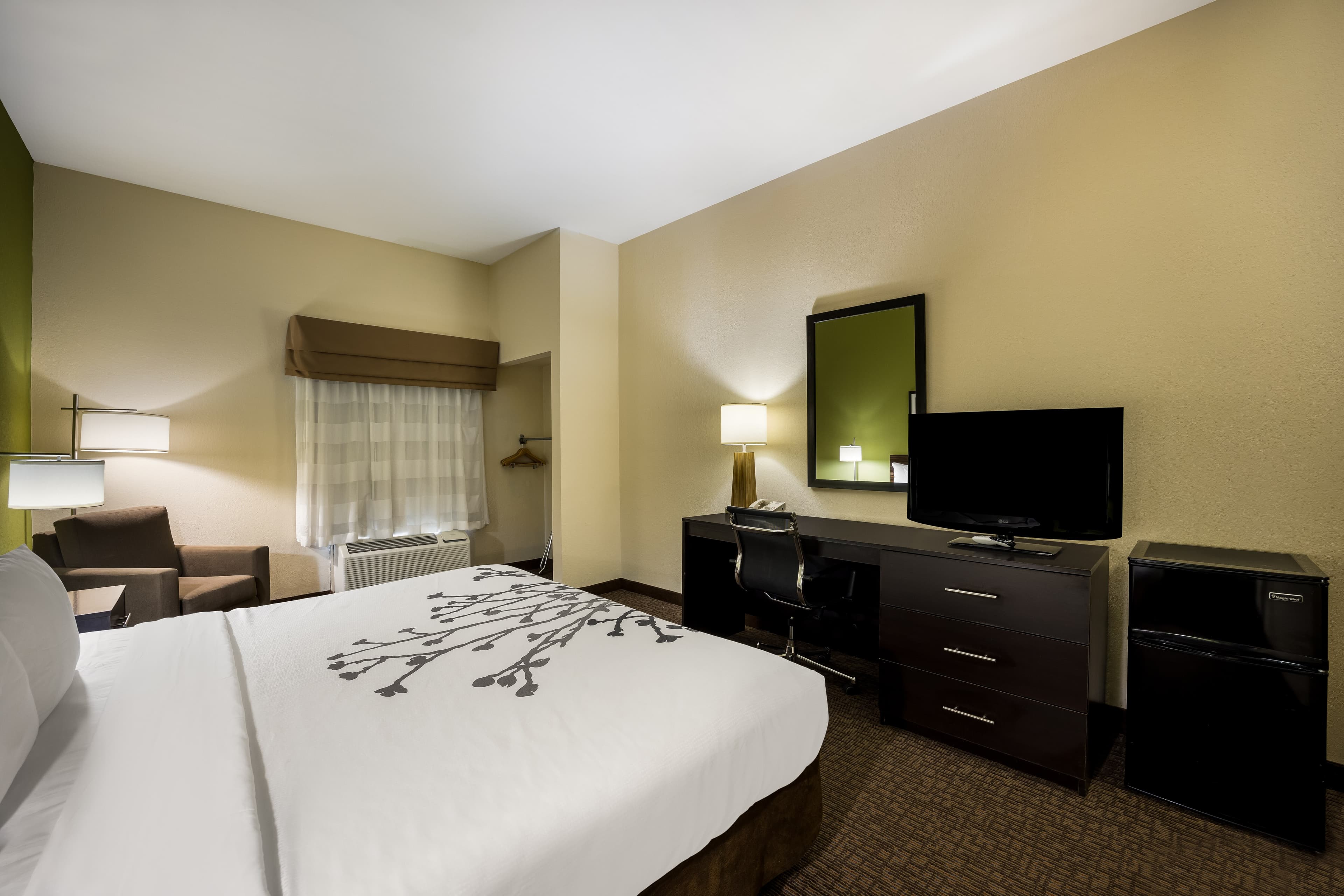 Sleep Inn & Suites Valdosta Mall Area - Image 3