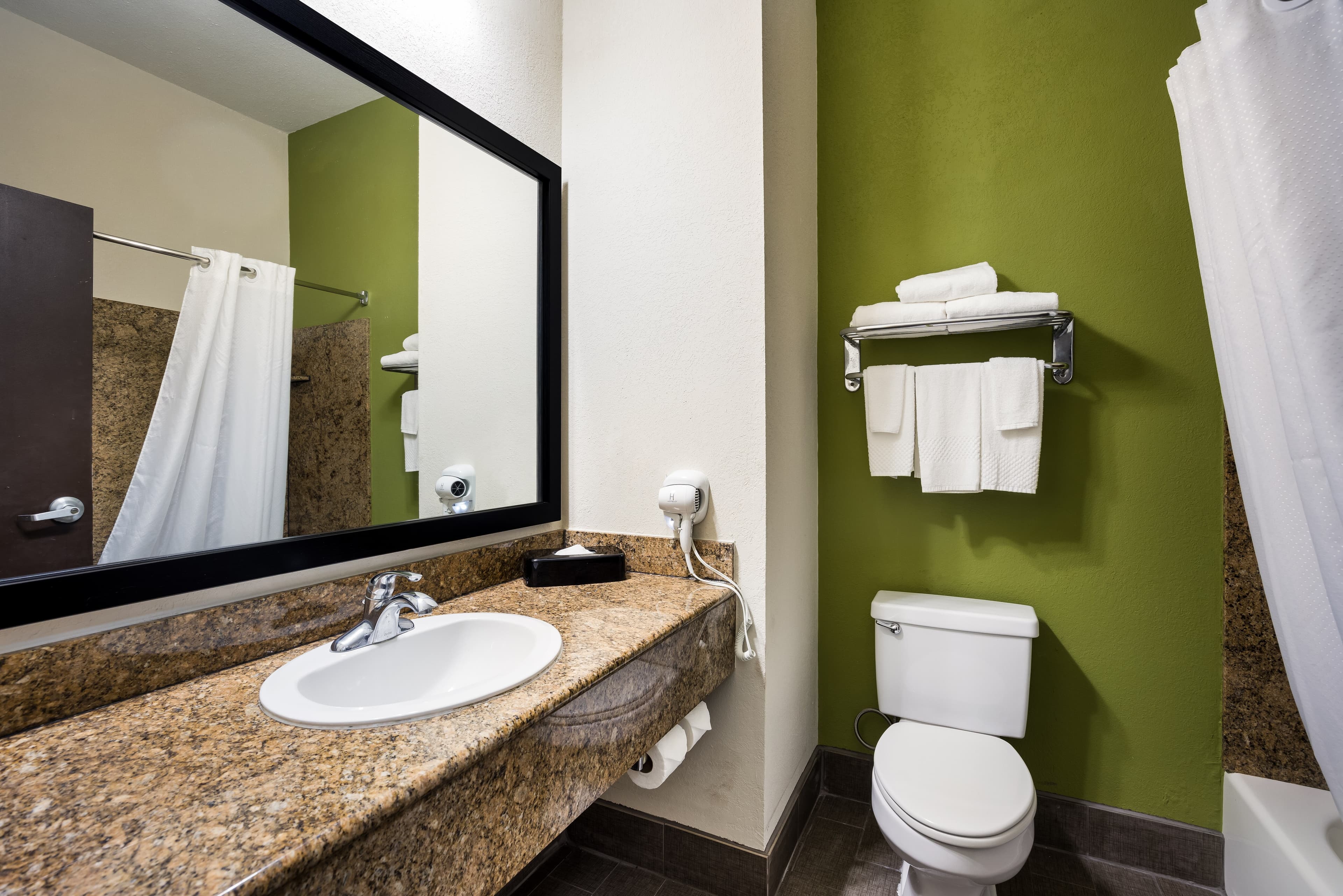 Sleep Inn & Suites Valdosta Mall Area — 9