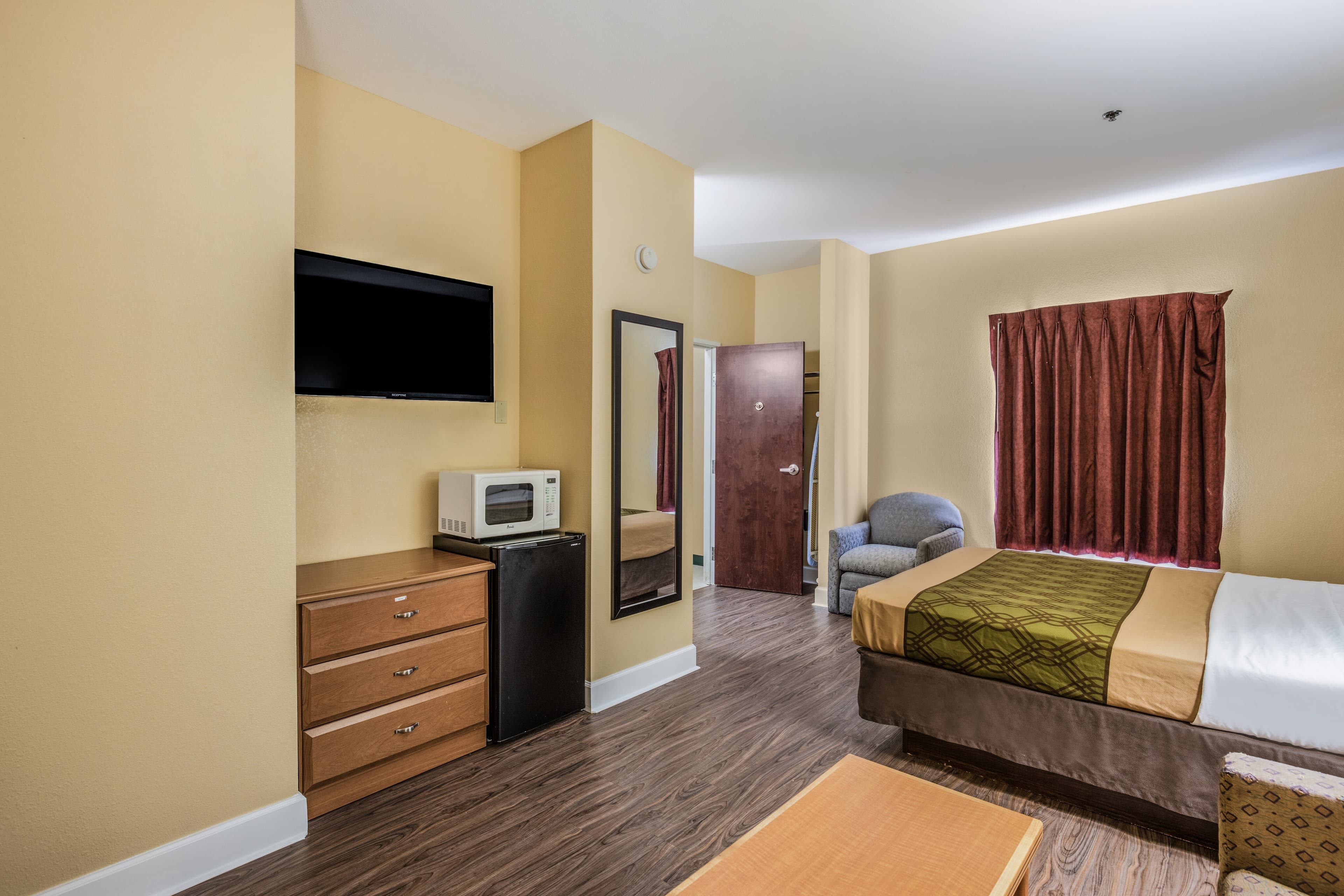 Econo Lodge Valdosta Mall Area - Image 5