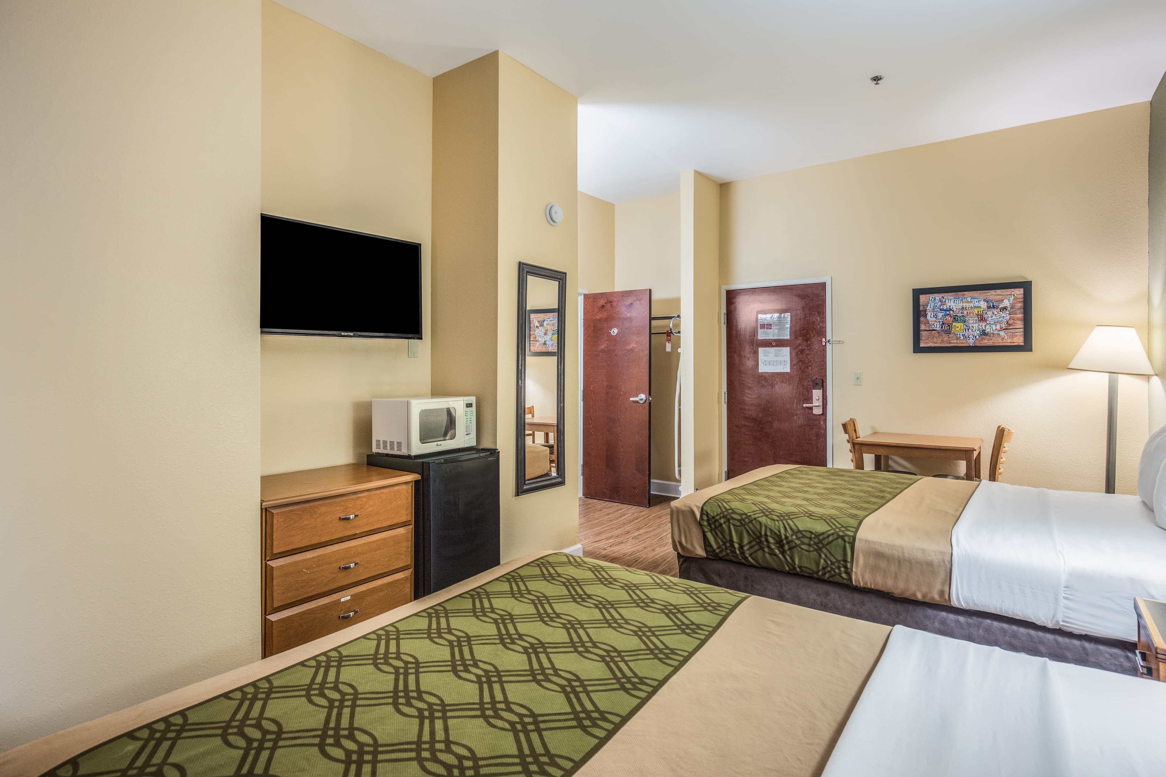 Econo Lodge Valdosta Mall Area — 8
