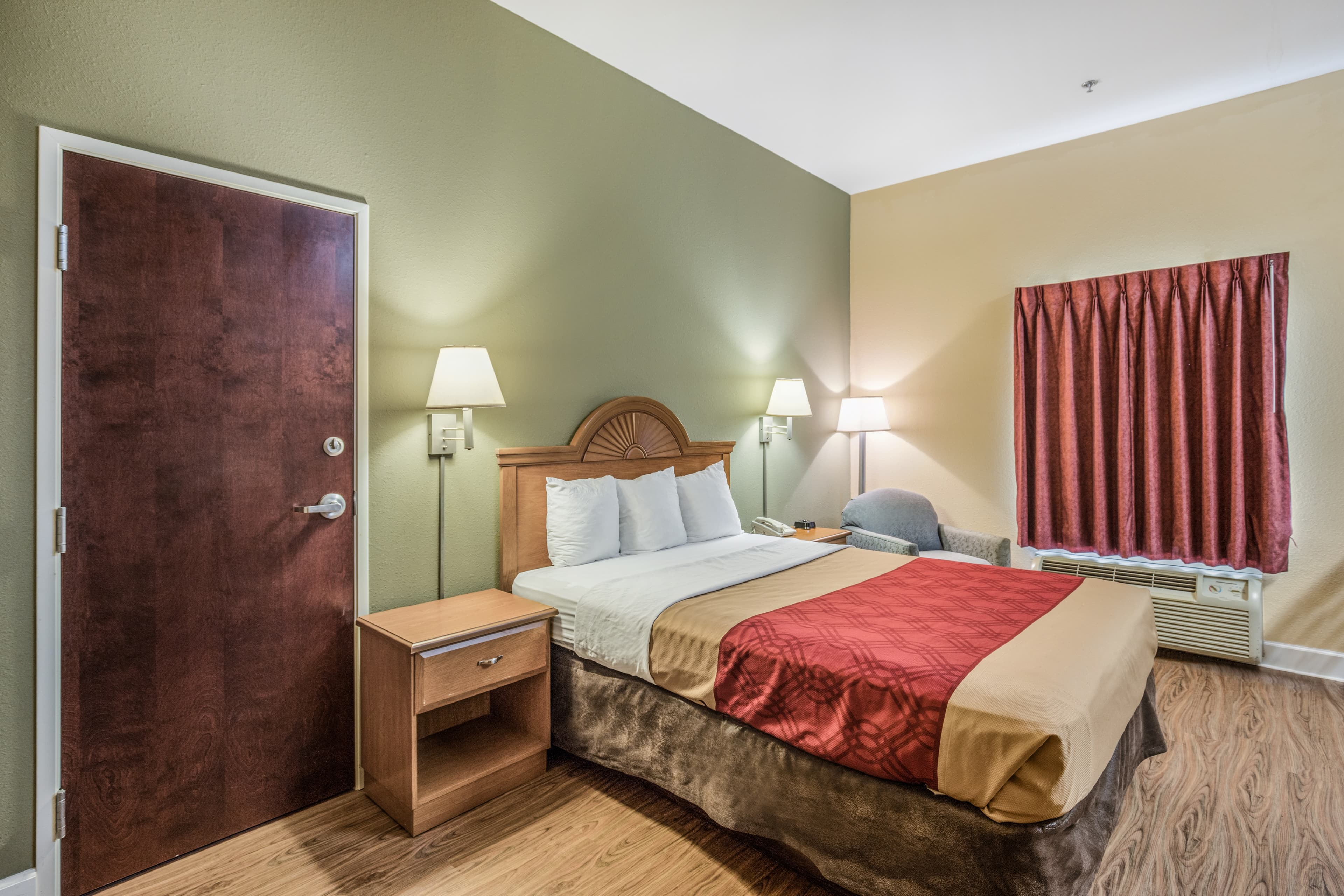 Econo Lodge Valdosta Mall Area — 15