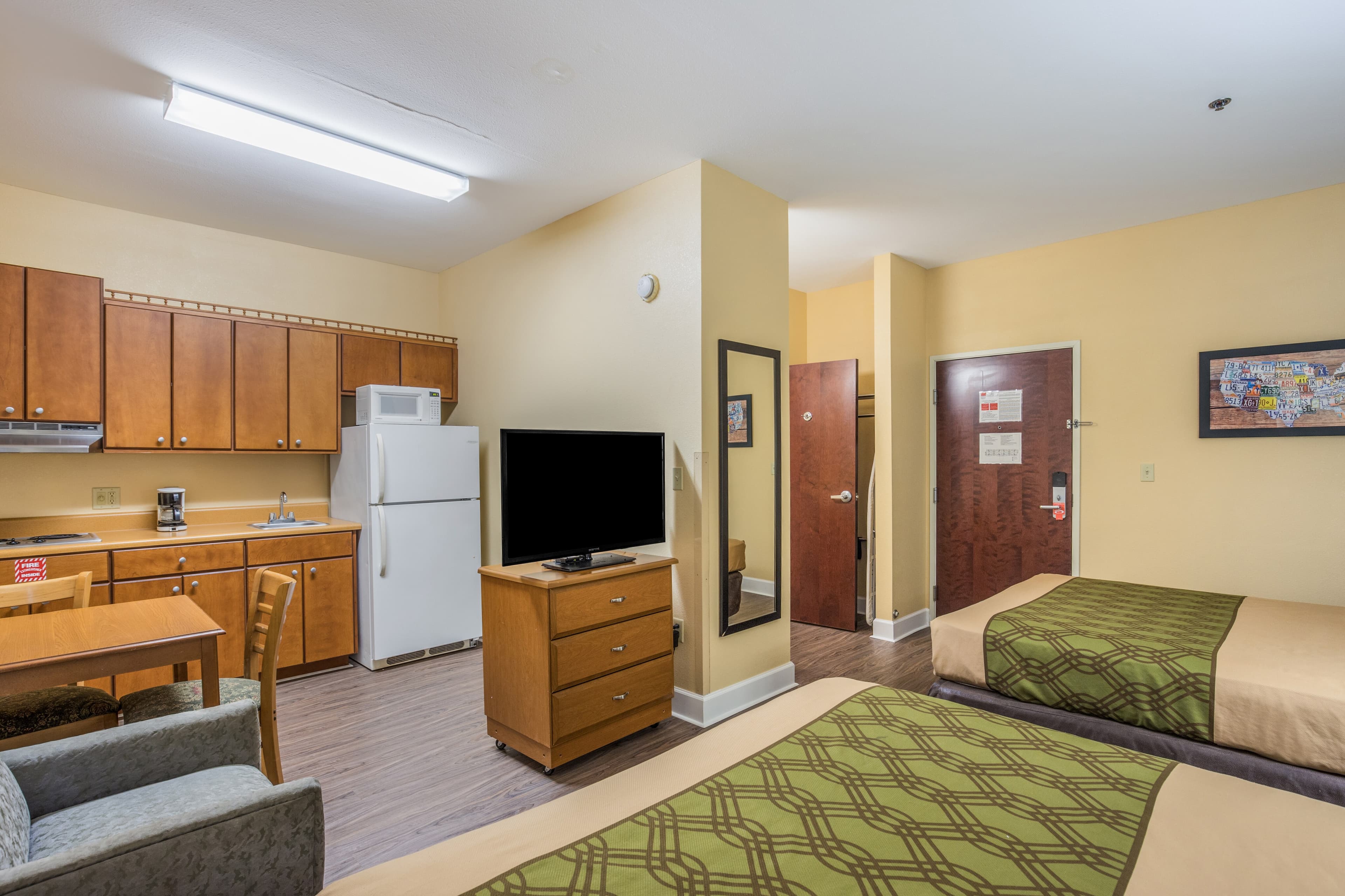 Econo Lodge Valdosta Mall Area — 19