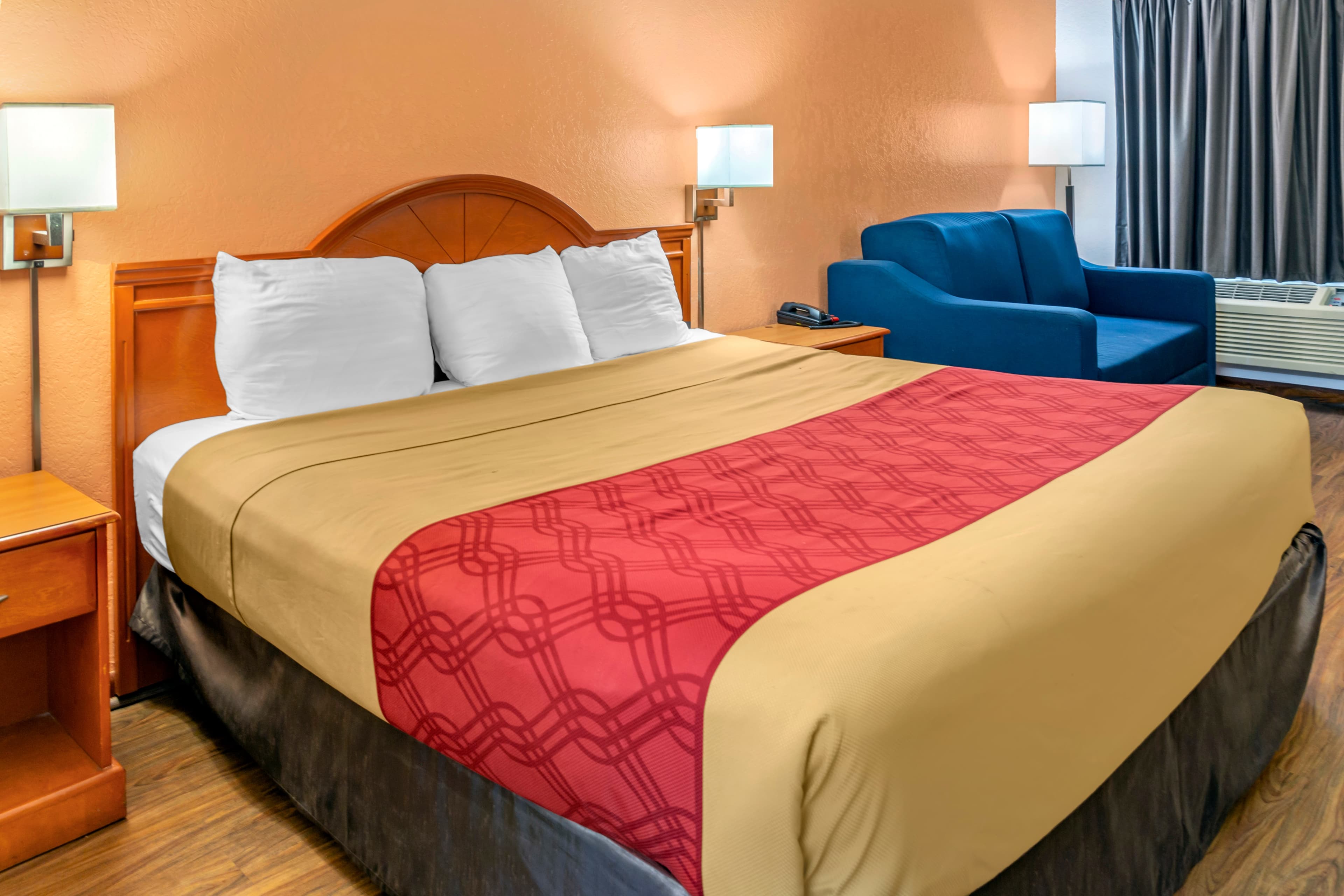 Econo Lodge Inn & Suites Albany North
