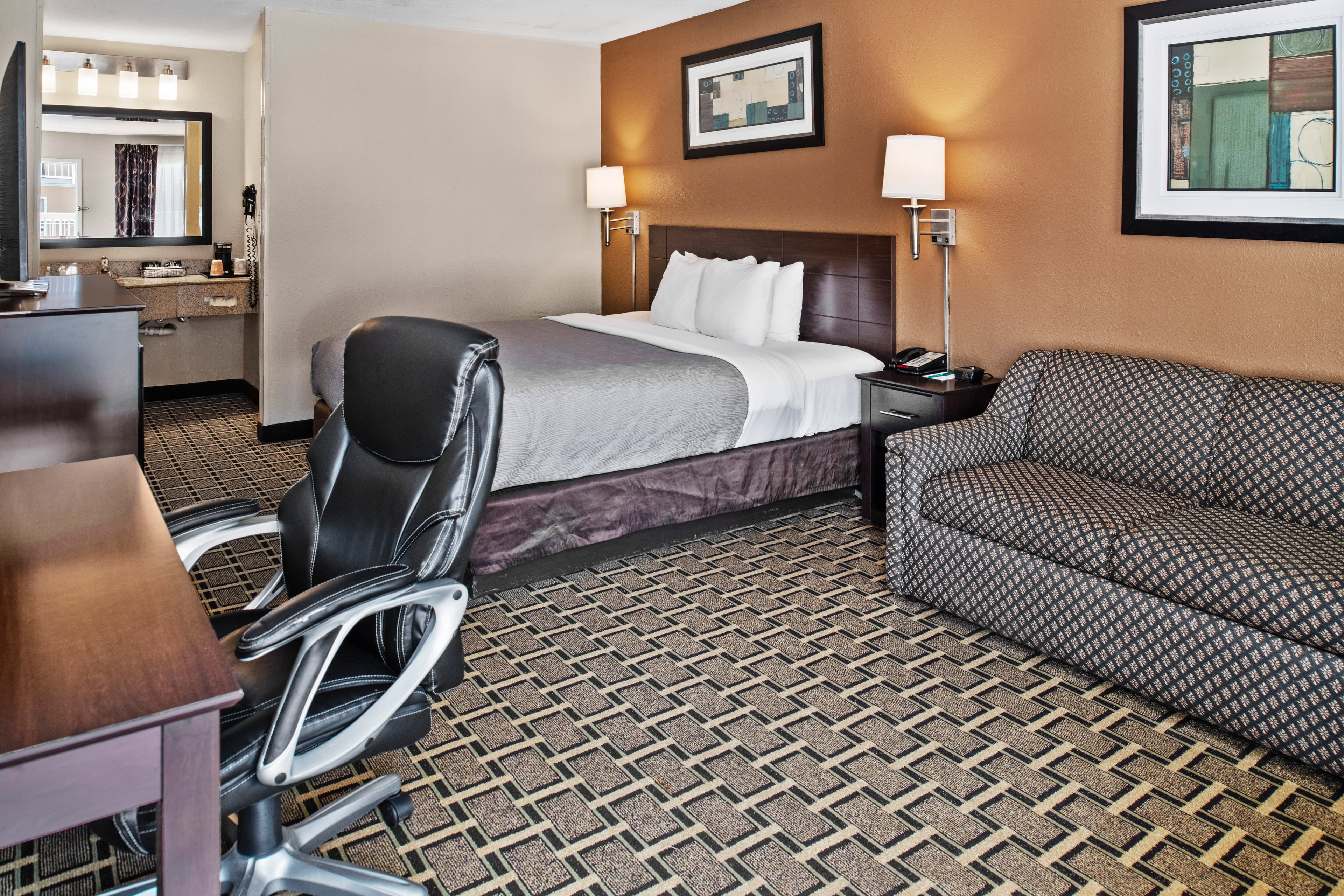 Quality Inn Kingsland - Image 4