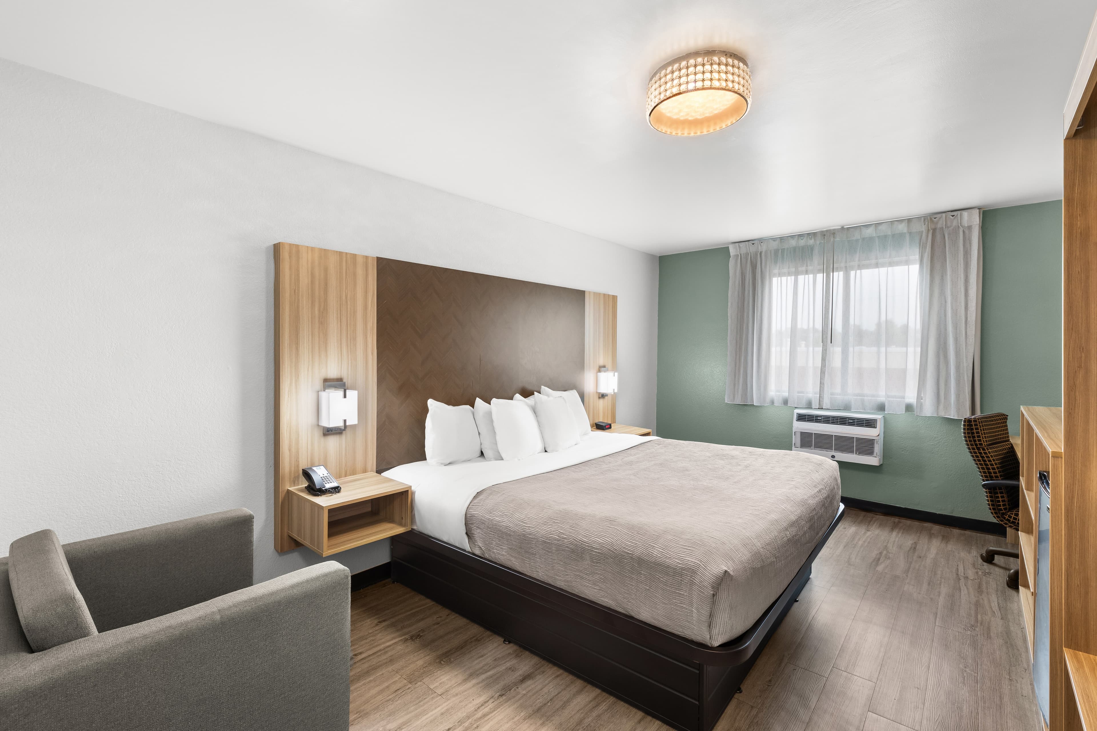 Quality Inn Atlanta Airport-Central — 8