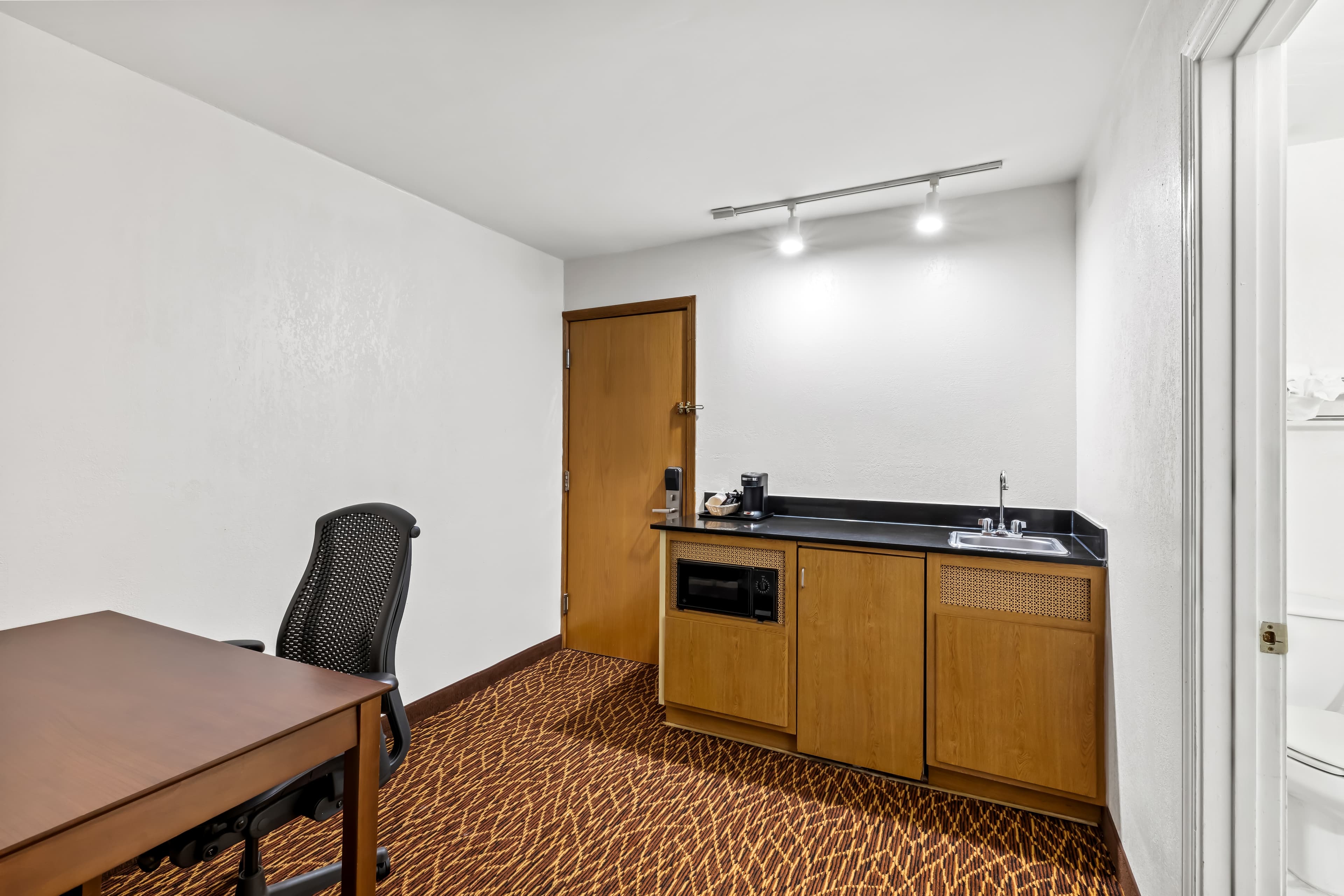 Quality Inn Marietta near Dobbins ARB — 19