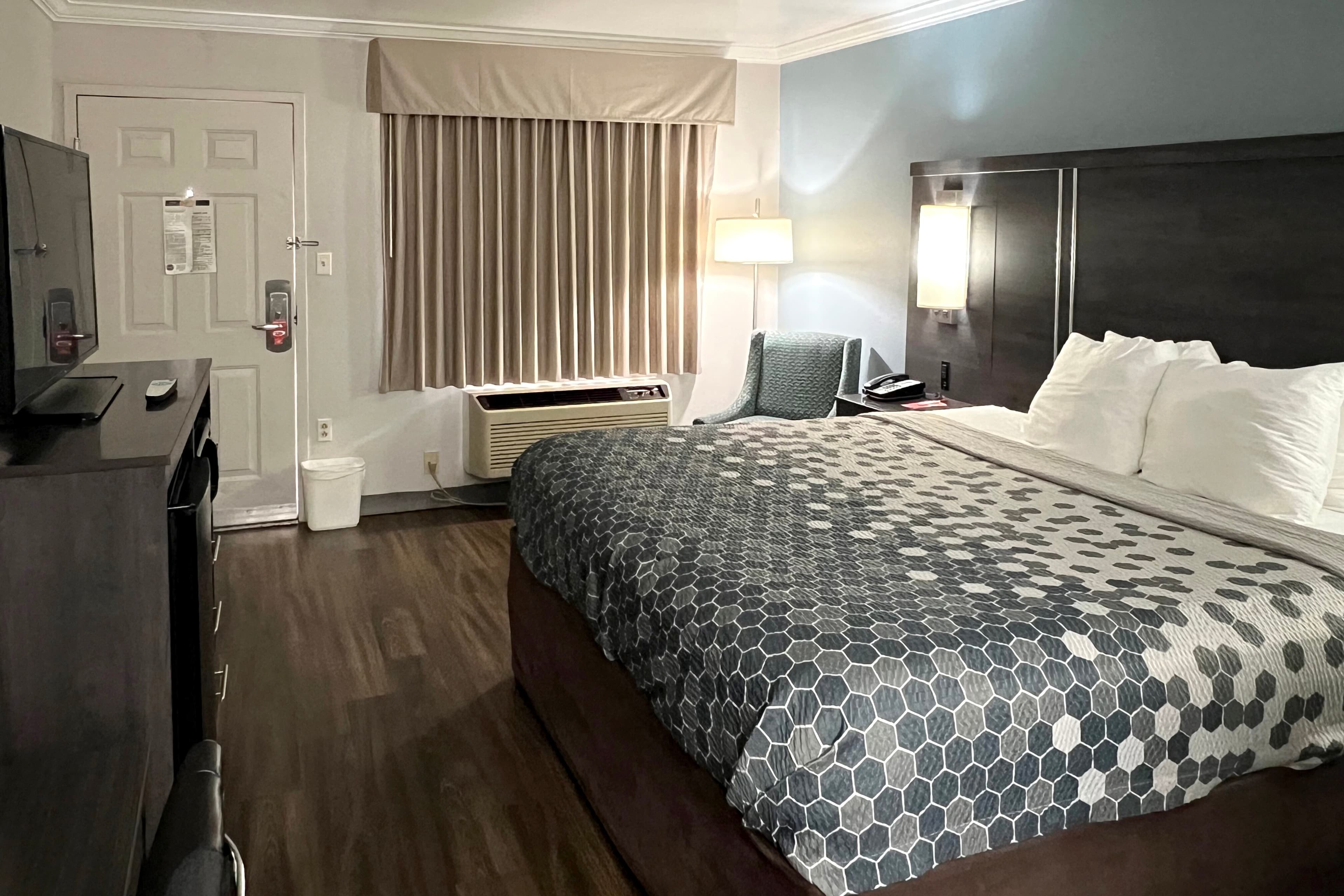 Econo Lodge Byron - Warner Robins - Image 3