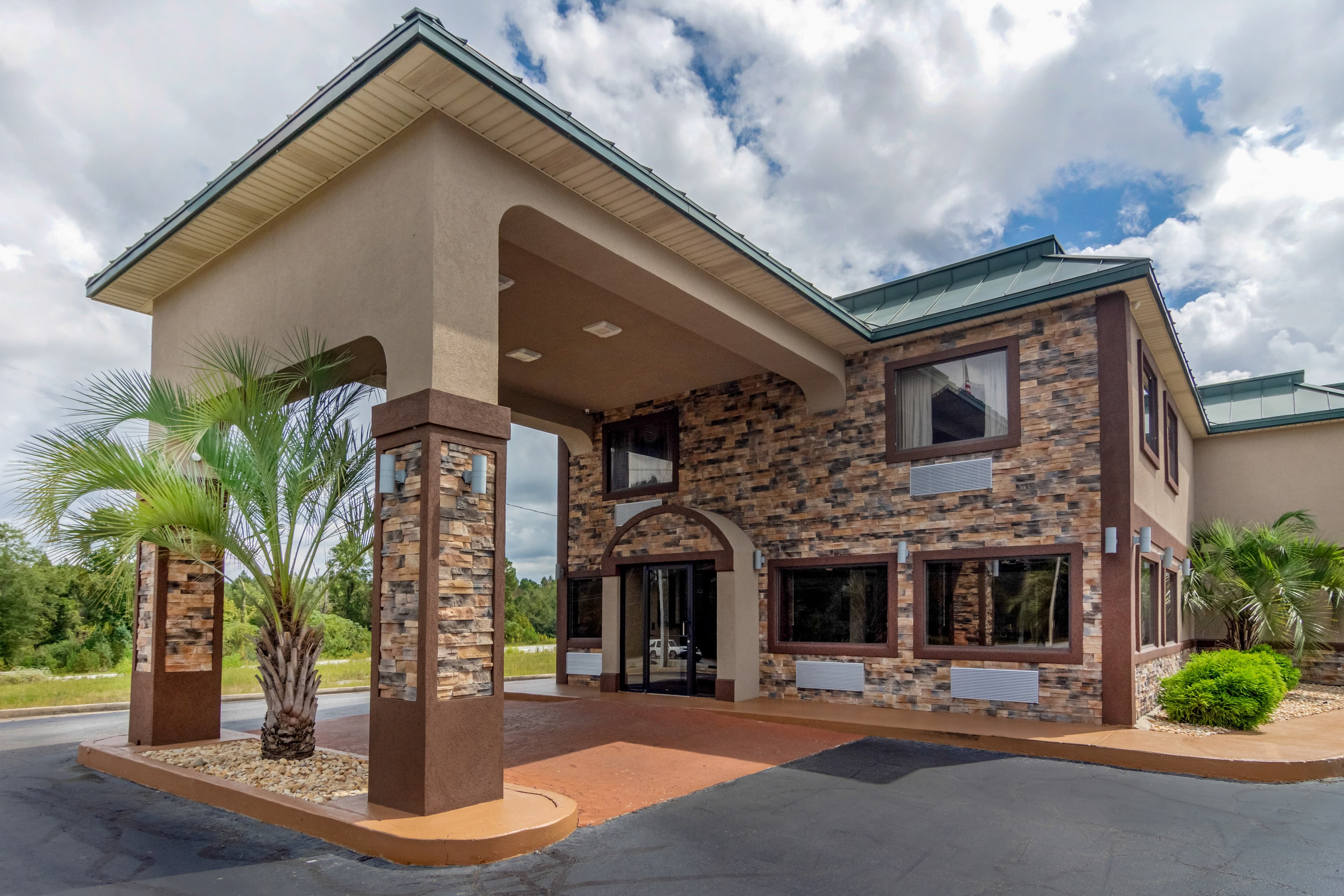 Econo Lodge Byron - Warner Robins - Image 1
