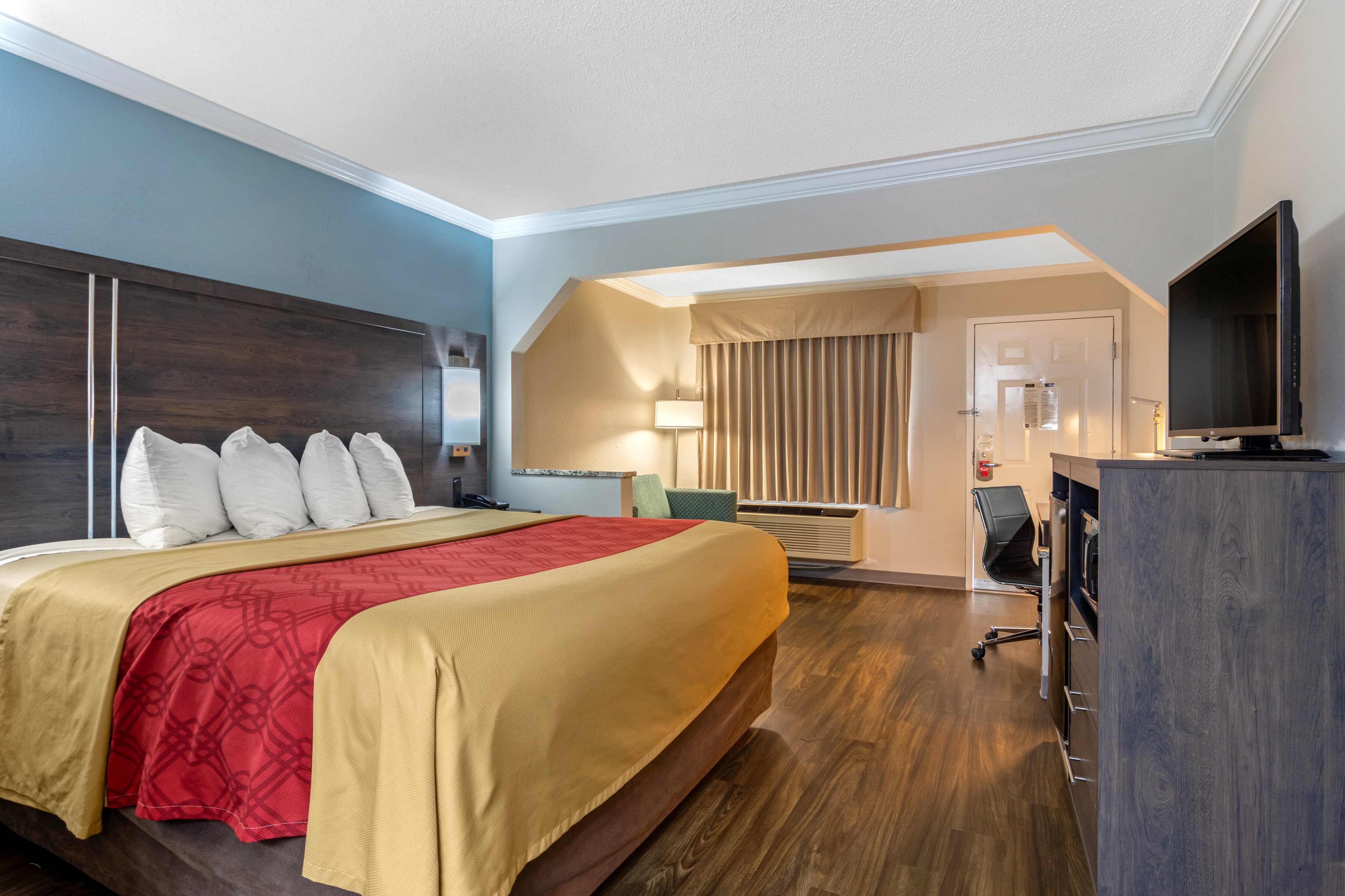 Econo Lodge Byron - Warner Robins — 14