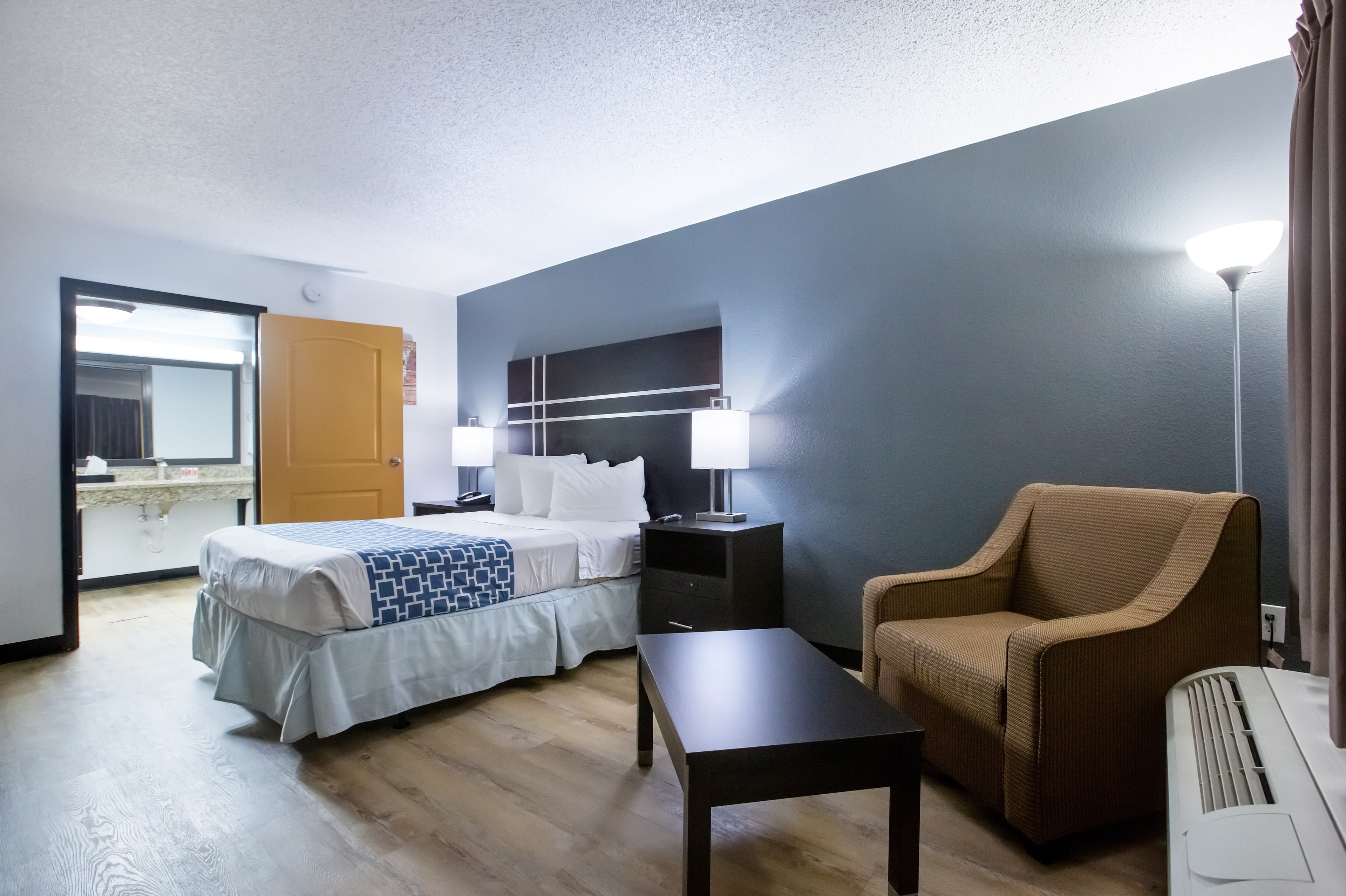 Econo Lodge Lithonia - Atlanta East - Image 2