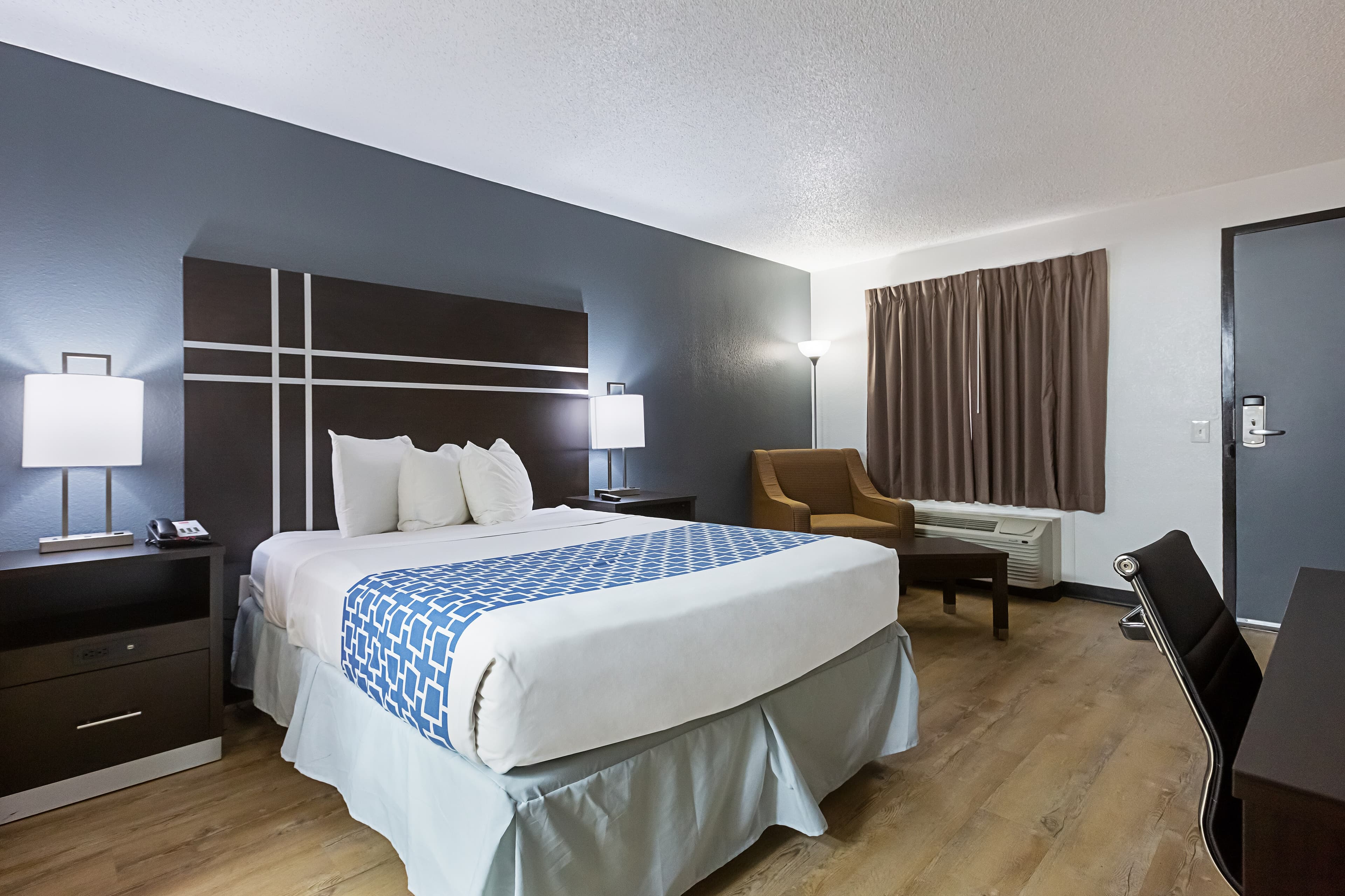 Econo Lodge Lithonia - Atlanta East - Image 3
