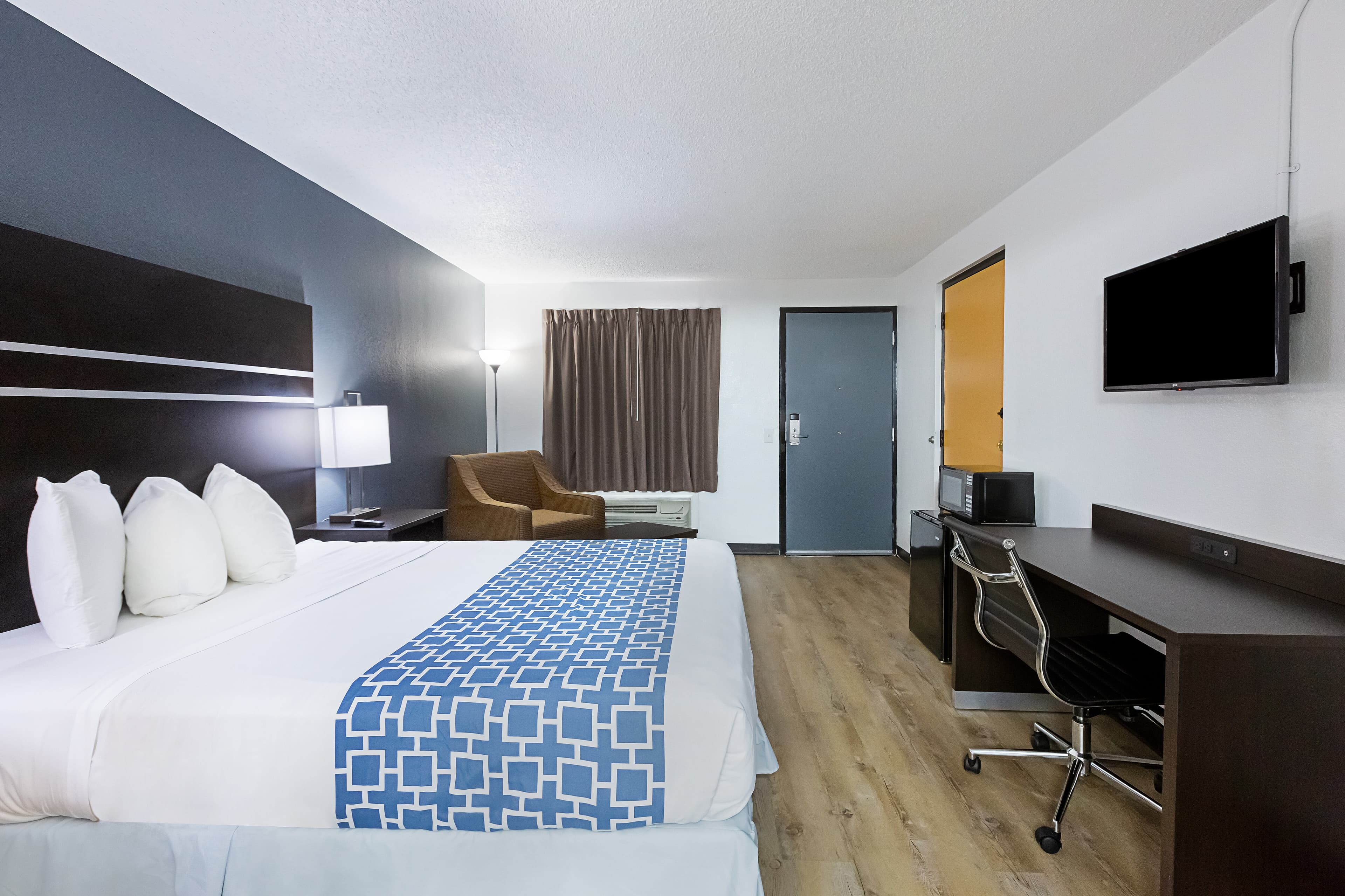 Econo Lodge Lithonia - Atlanta East - Image 4