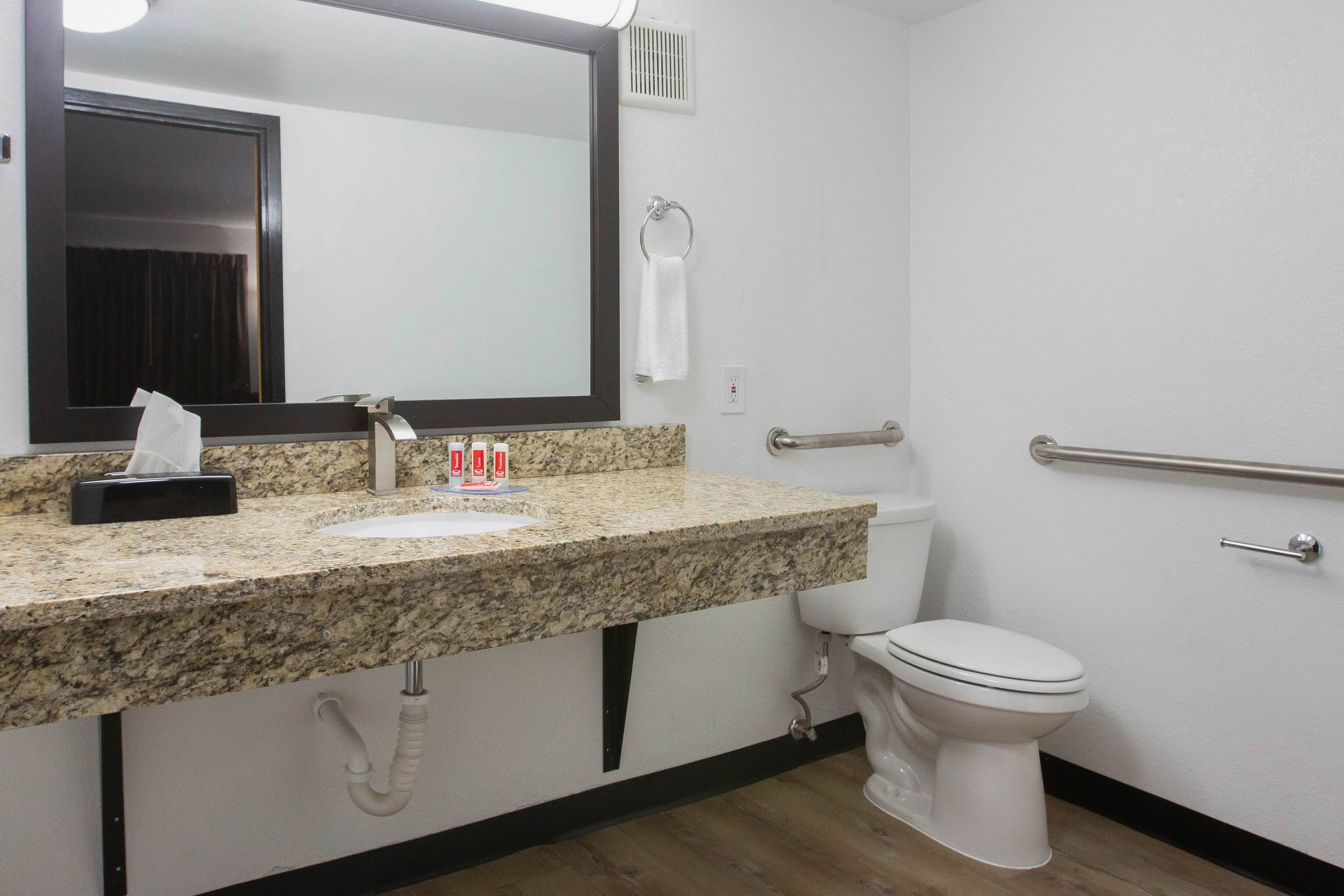 Econo Lodge Lithonia - Atlanta East — 6