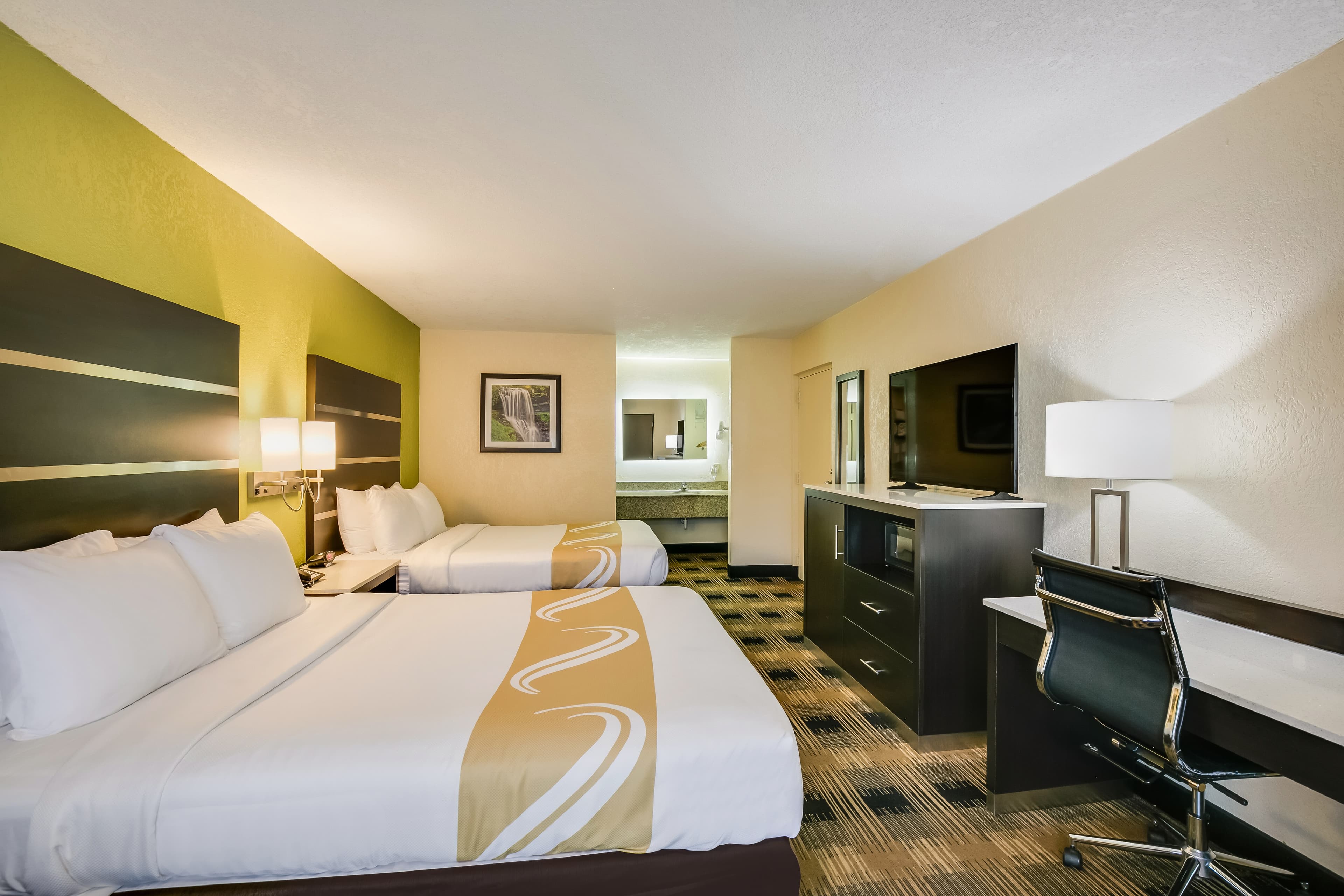 Quality Inn & Suites Mt. Chalet — 12