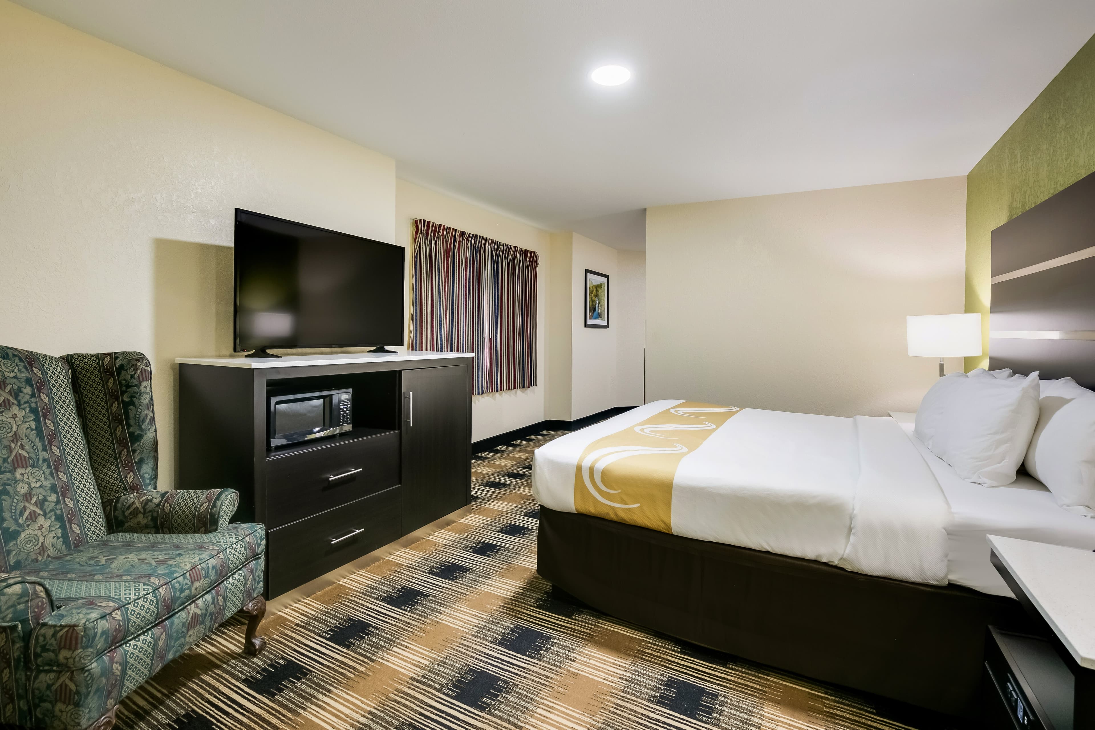 Quality Inn & Suites Mt. Chalet — 19